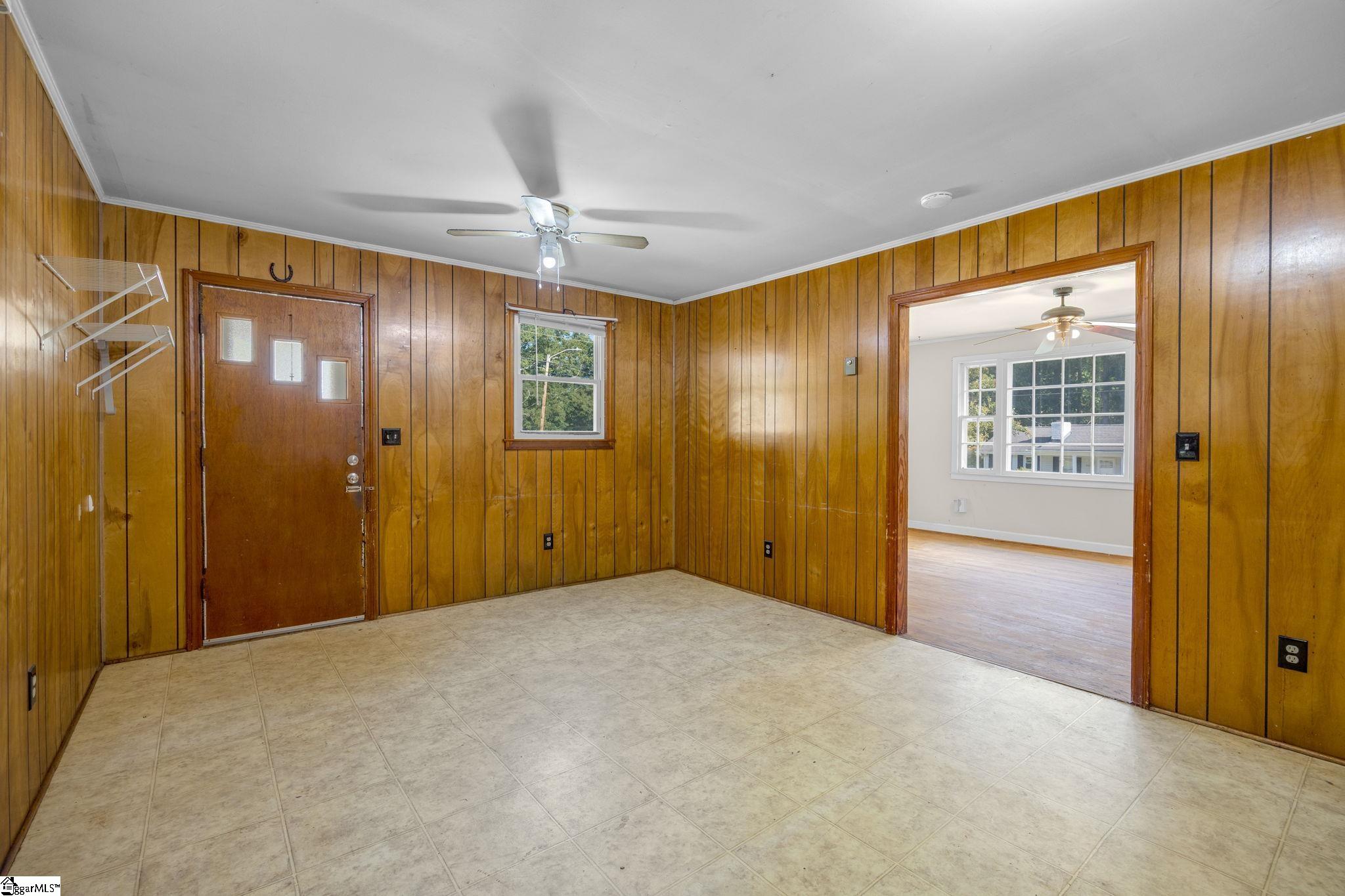 123 Paris View Drive Property Photo 9