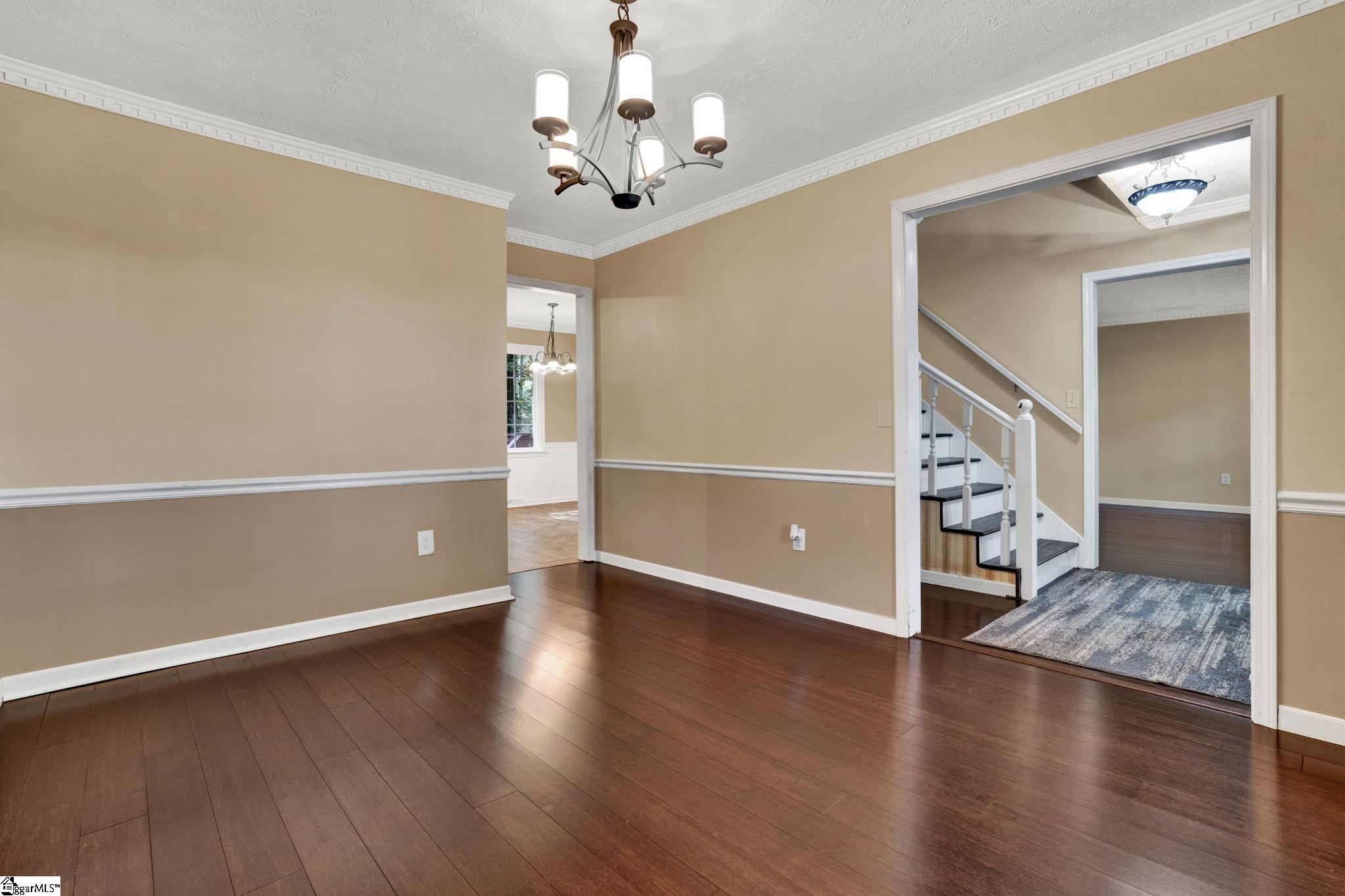 215 E Shefford Street Property Photo 11