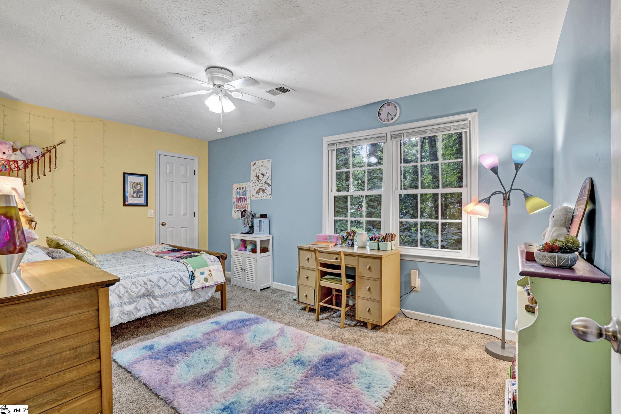 215 E Shefford Street Property Photo 19