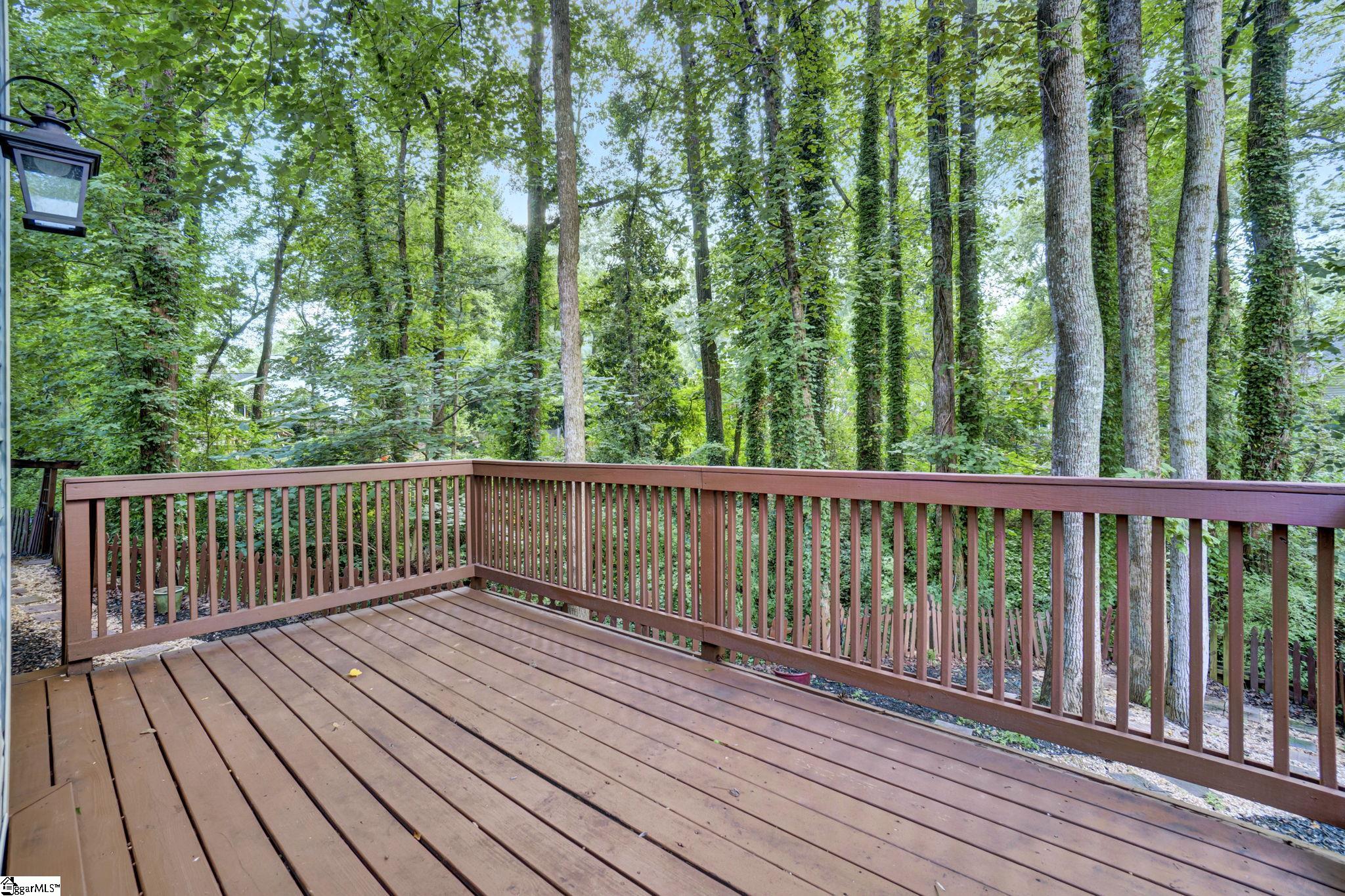 215 E Shefford Street Property Photo 24