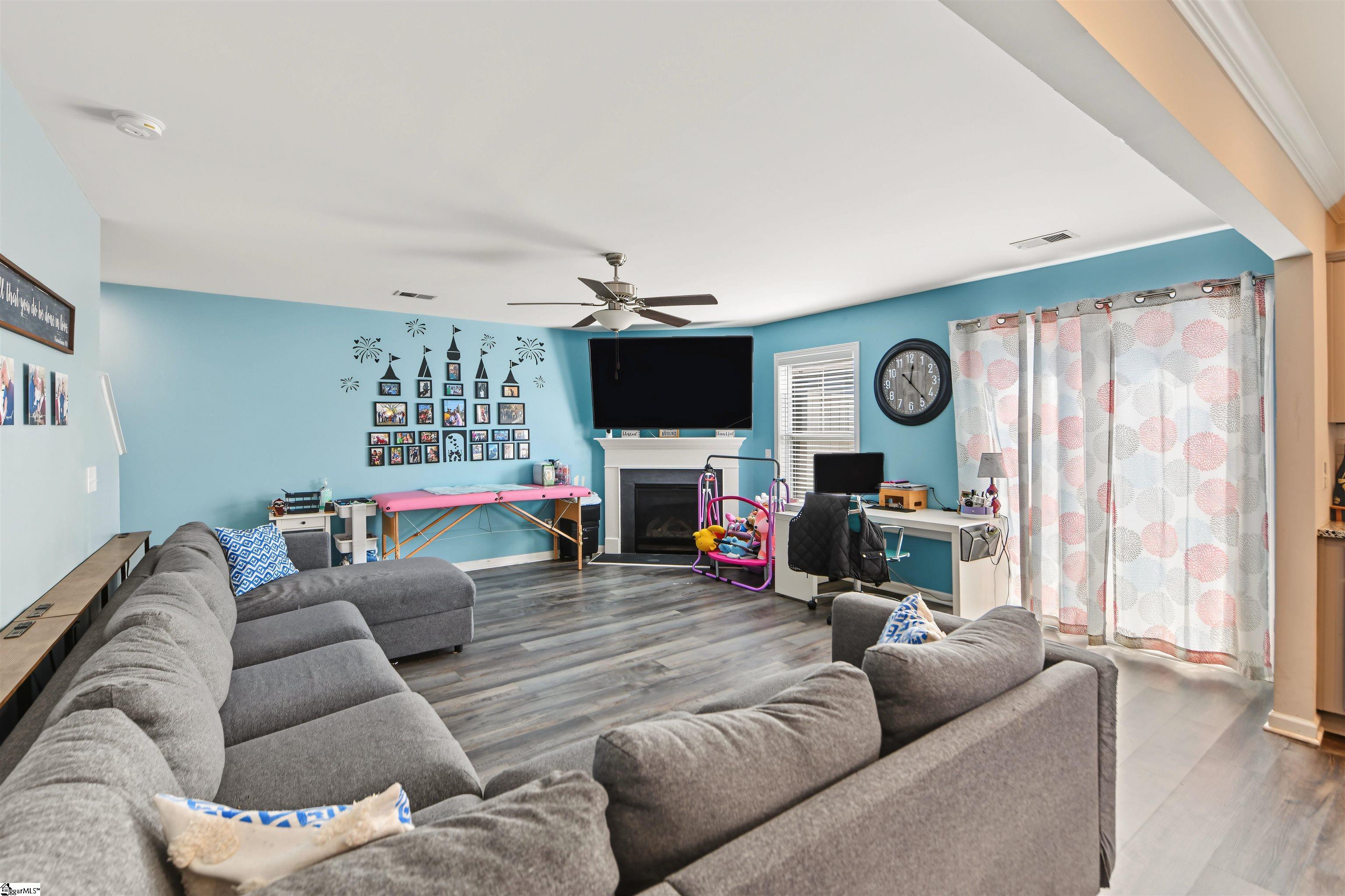 115 Solstice Street Property Photo 6