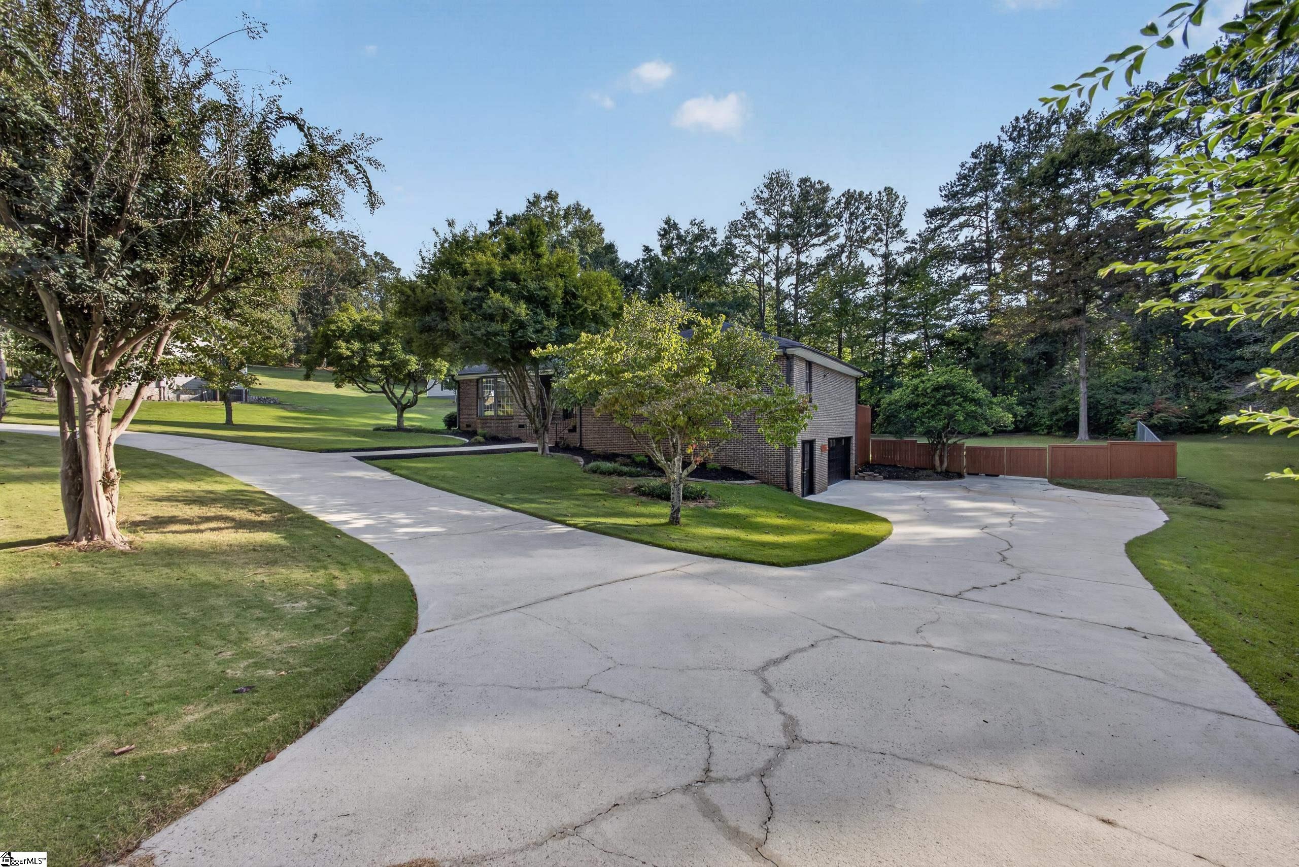 5 Crestline Road Property Photo 3