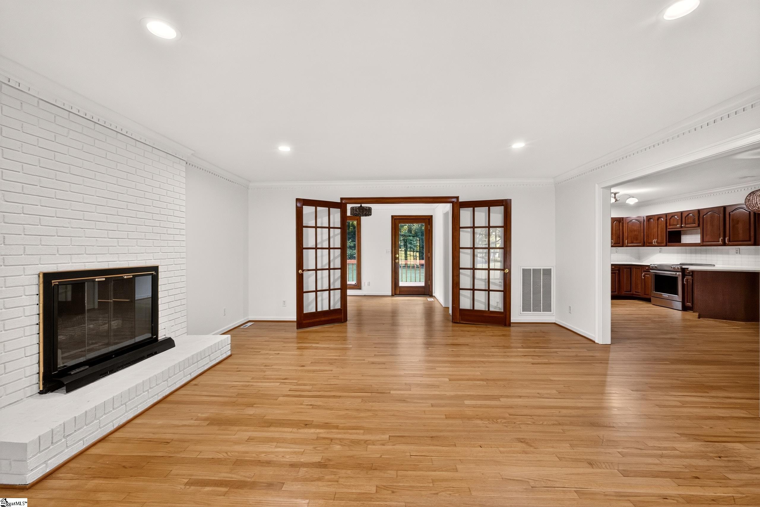 5 Crestline Road Property Photo 6