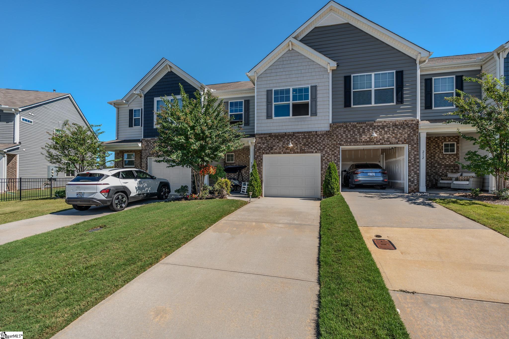 214 E Compass Way Property Photo 2