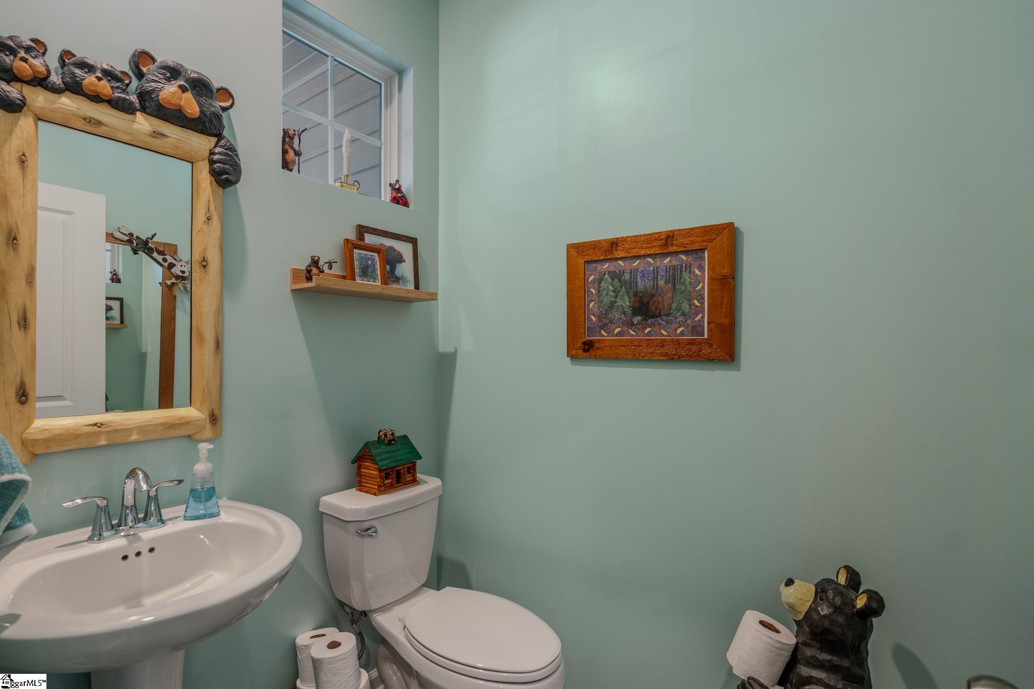 214 E Compass Way Property Photo 18