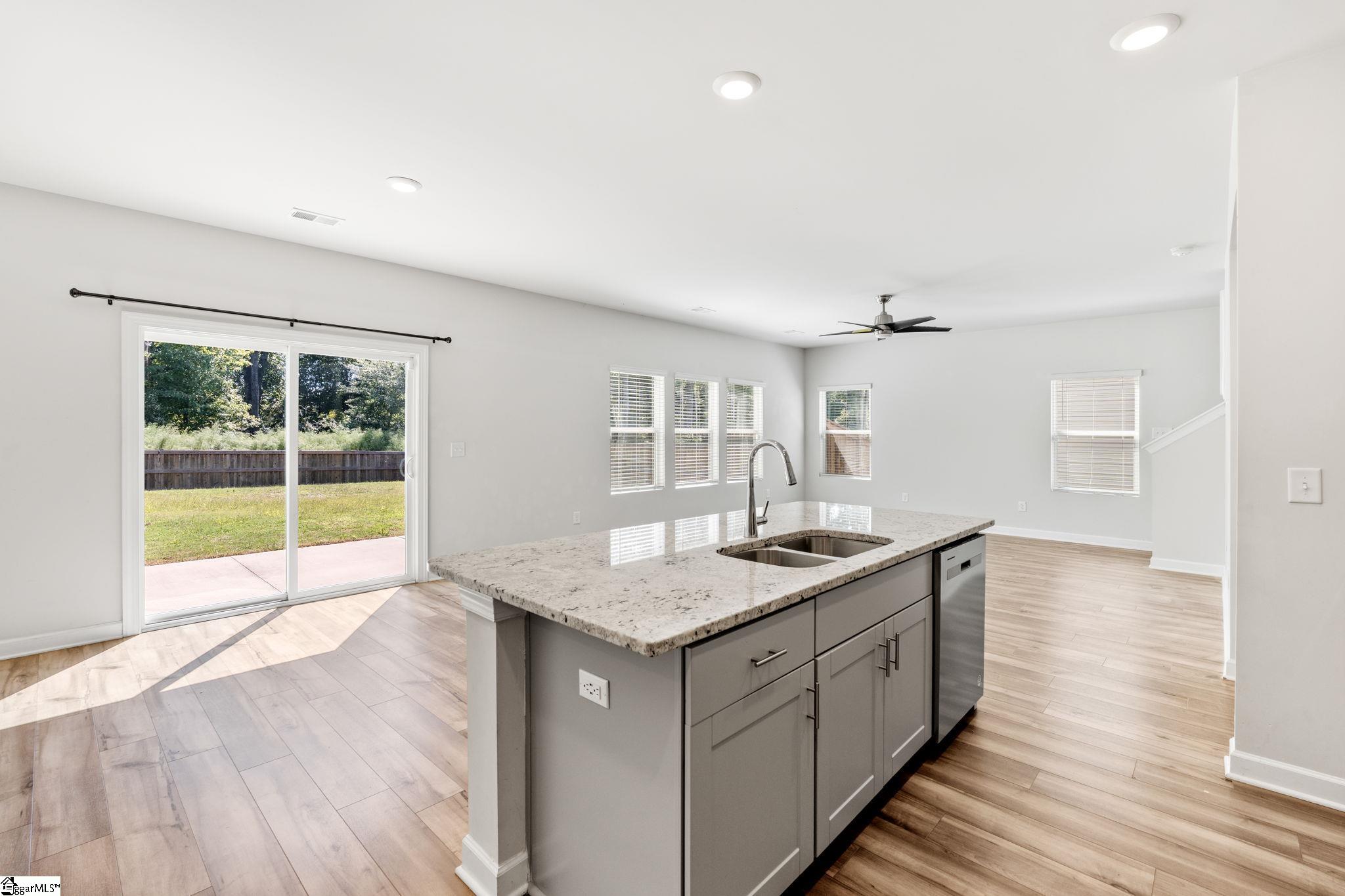 109 Mainsail Way Property Photo 11