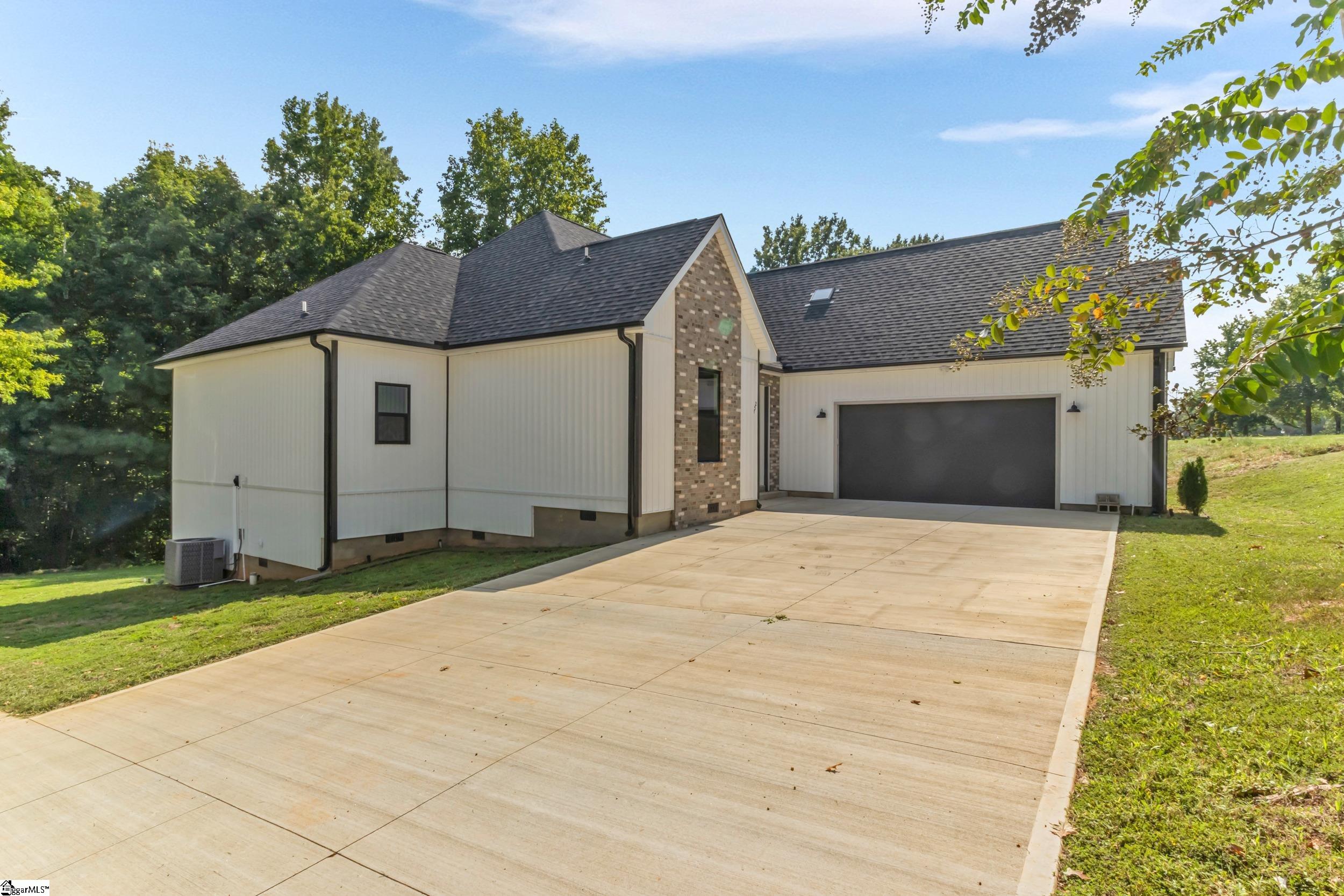 452 Congaree Road Property Photo 2
