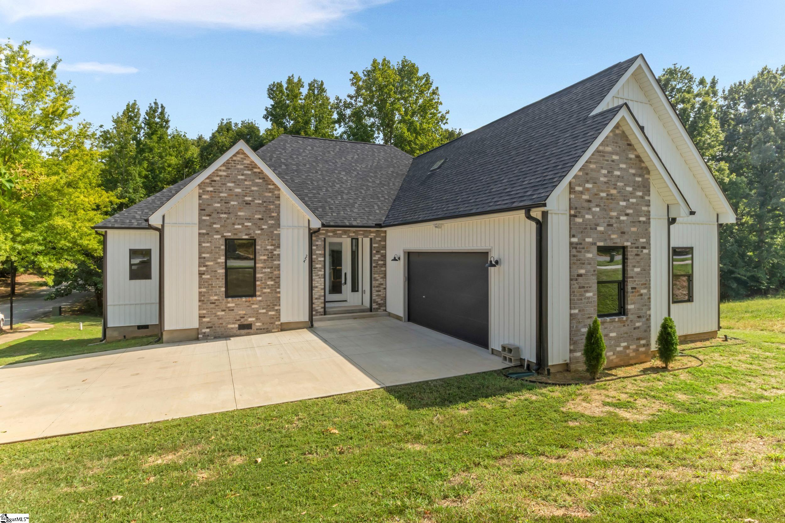 452 Congaree Road Property Photo 3