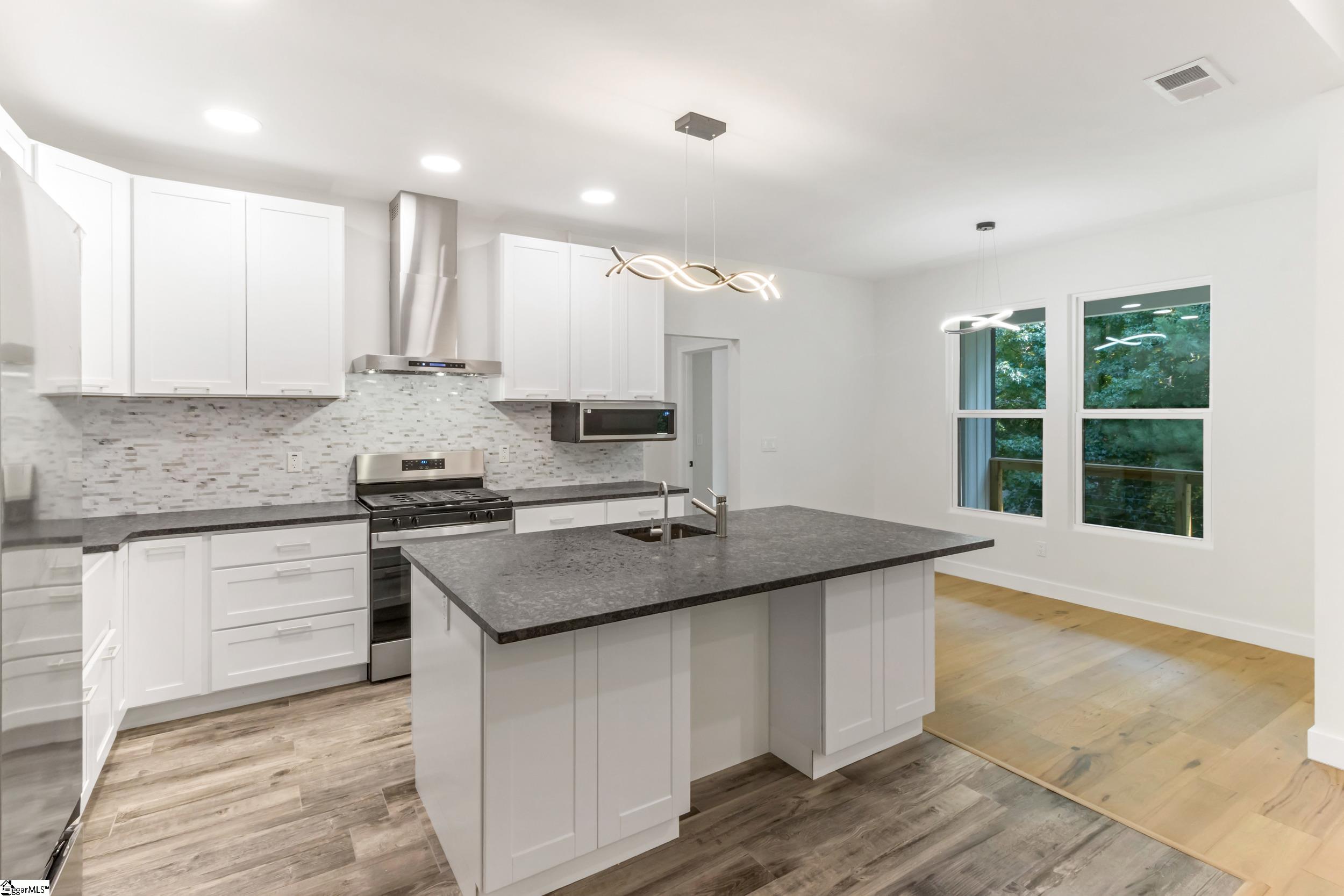 452 Congaree Road Property Photo 8