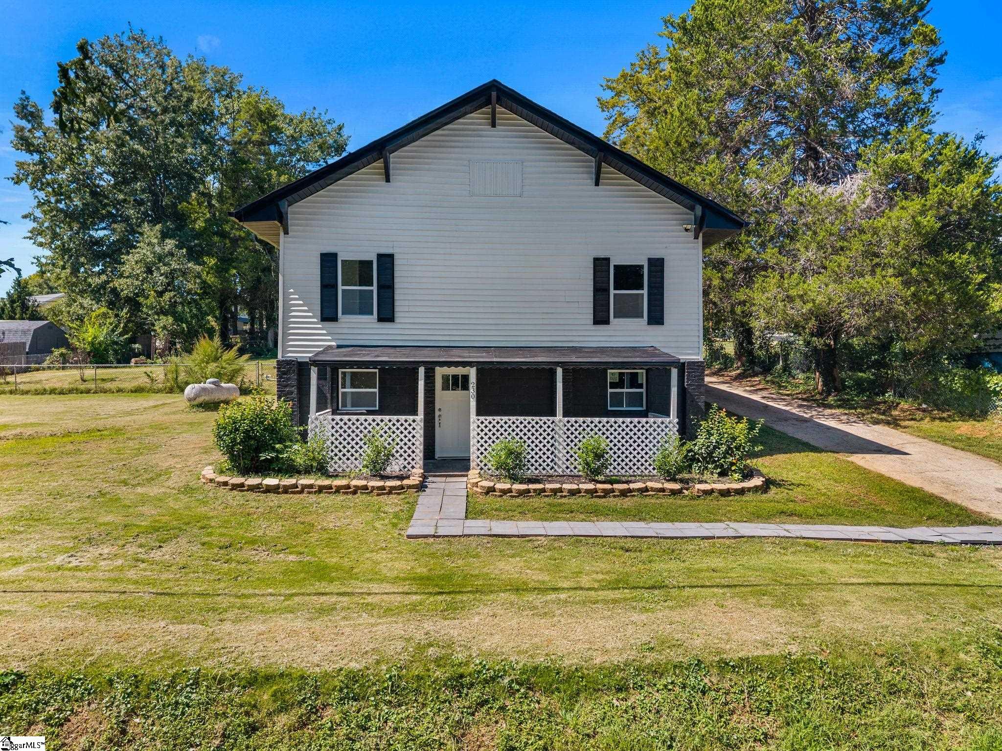 230 Temple Street Property Photo 1
