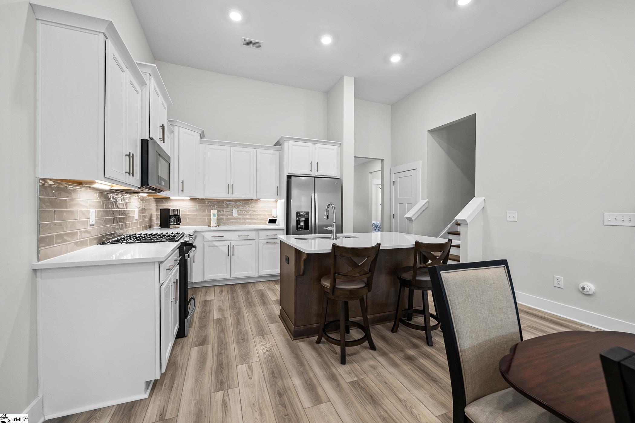 414 Ambleside Lane Property Photo 4