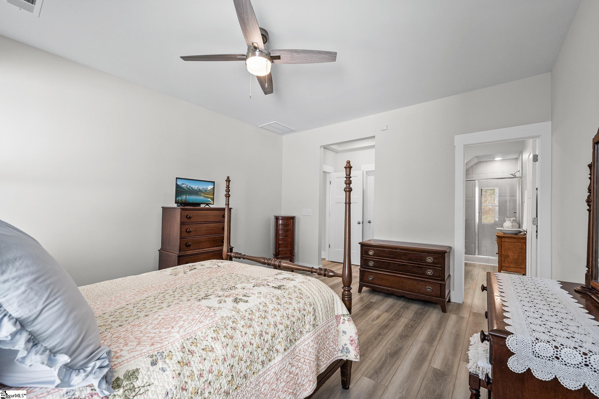 414 Ambleside Lane Property Photo 12