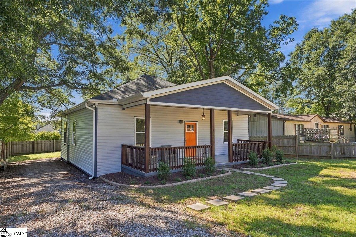 6 7th Street Property Photo 2