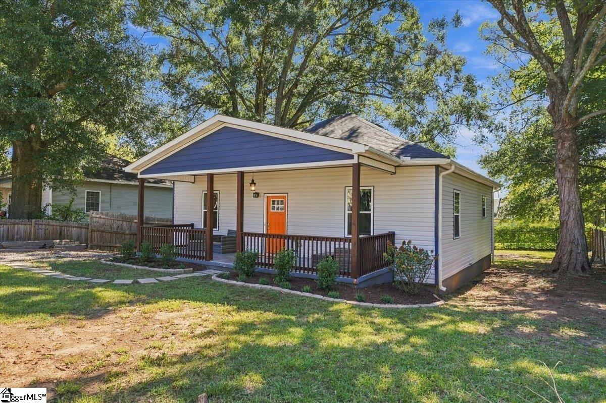6 7th Street Property Photo 3