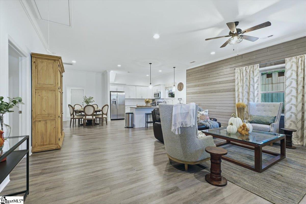 6 7th Street Property Photo 6