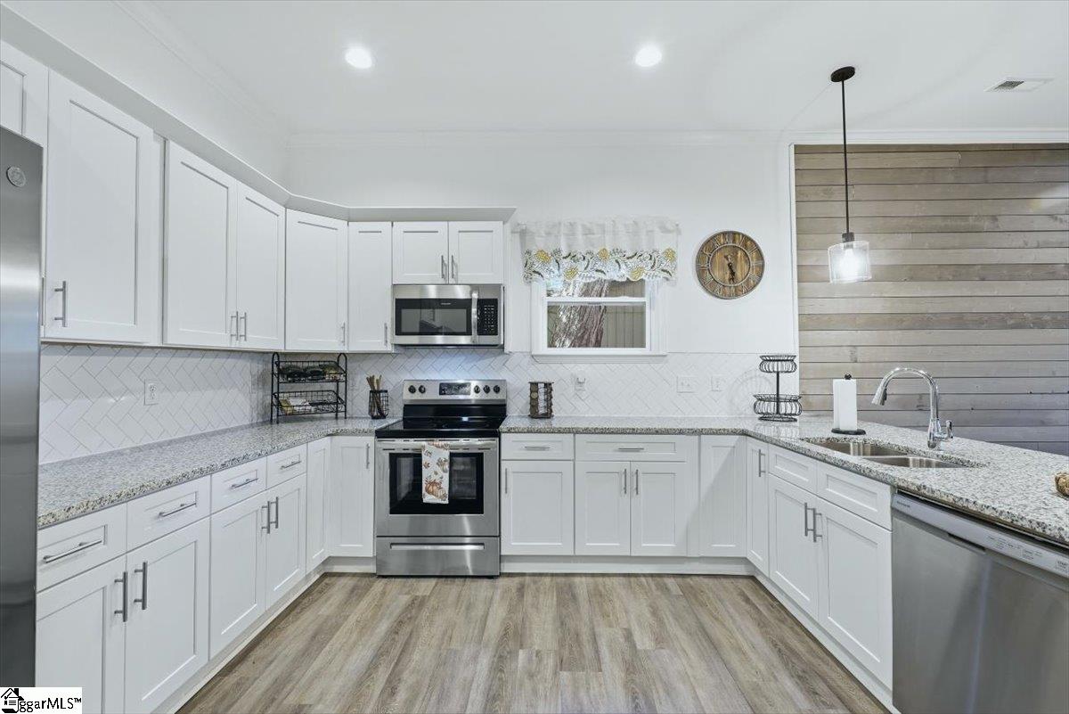 6 7th Street Property Photo 12