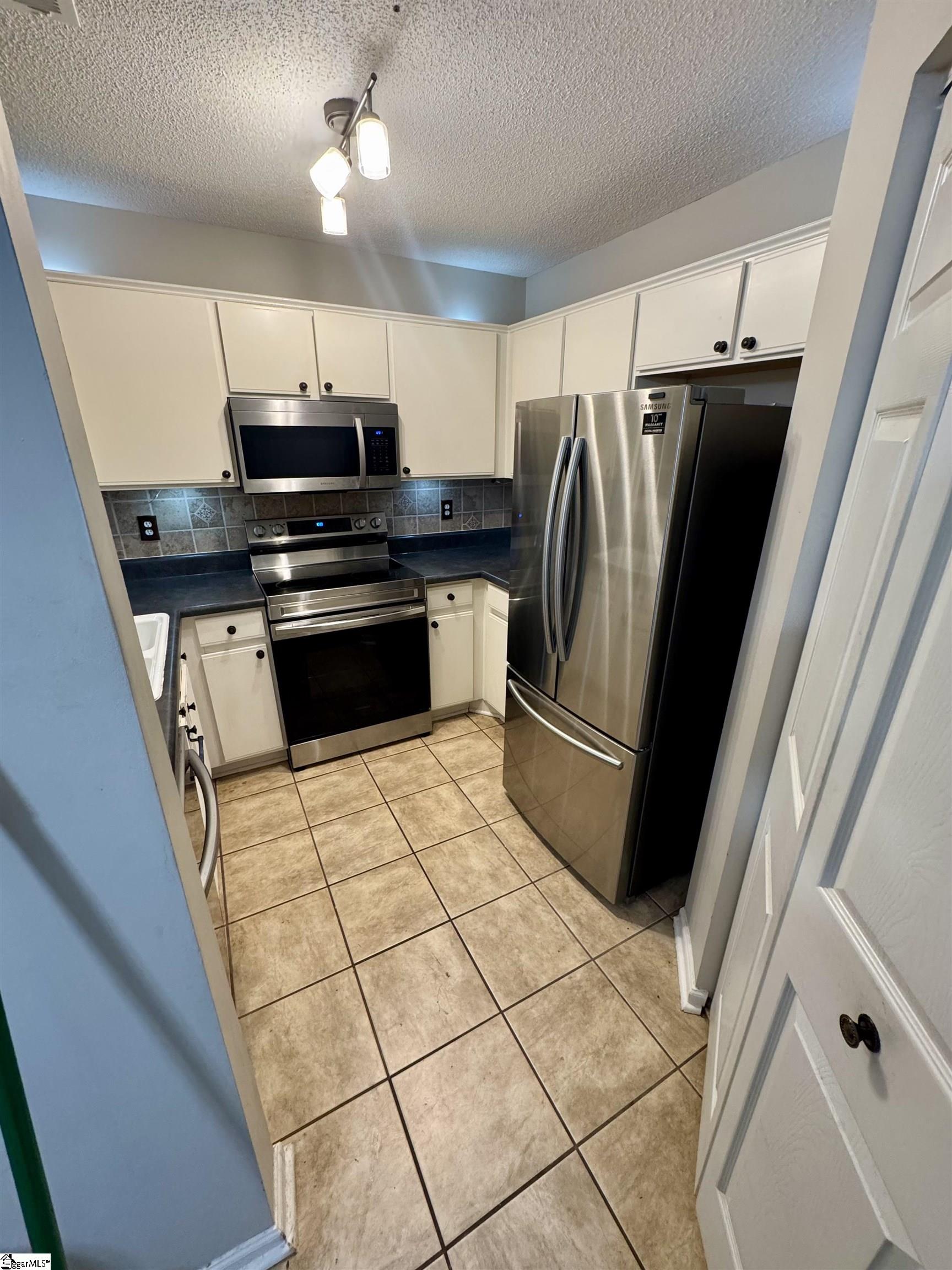 46 Hayfield Lane Property Photo 6