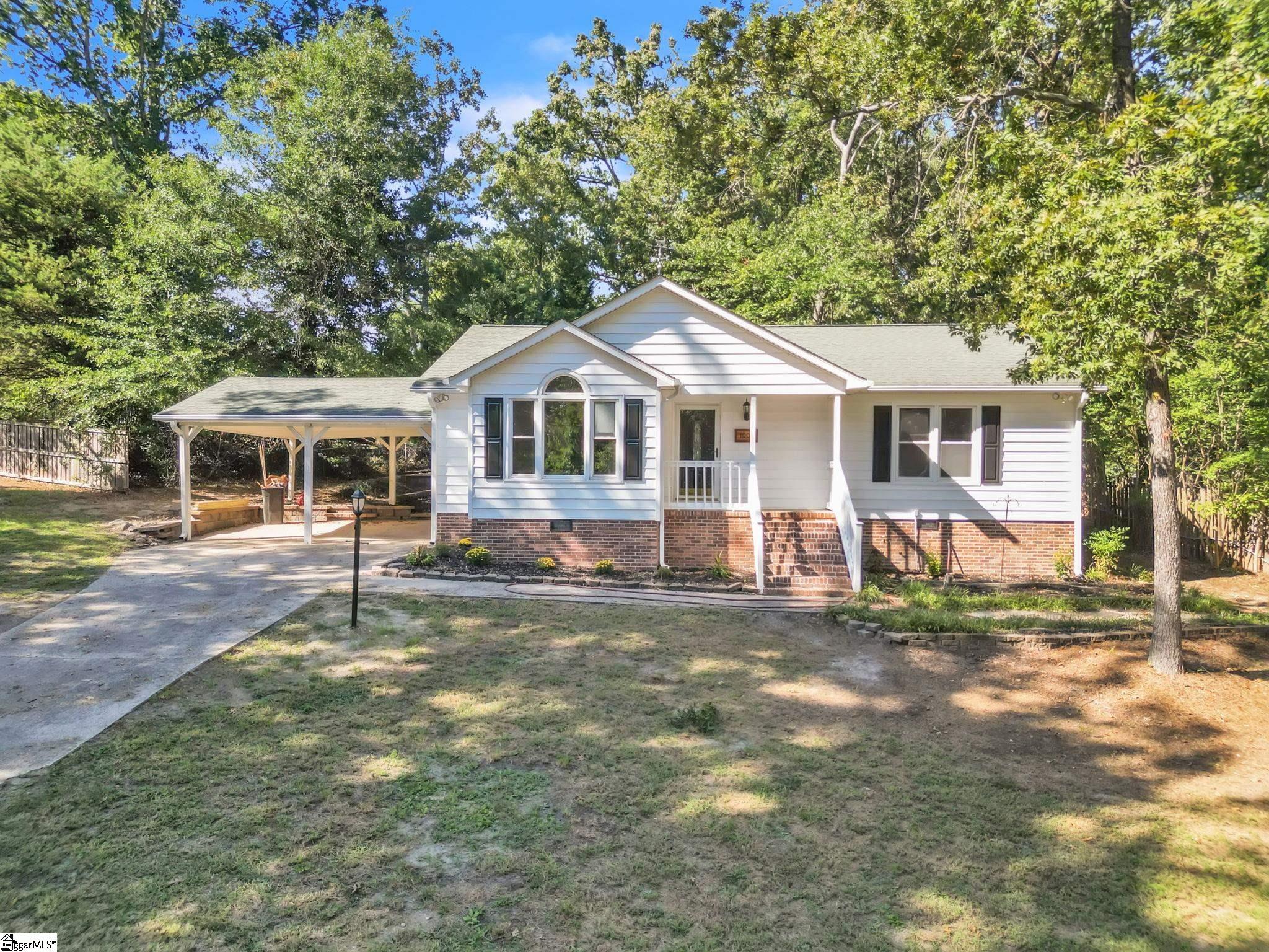 1001 Ikes Road Property Photo 1