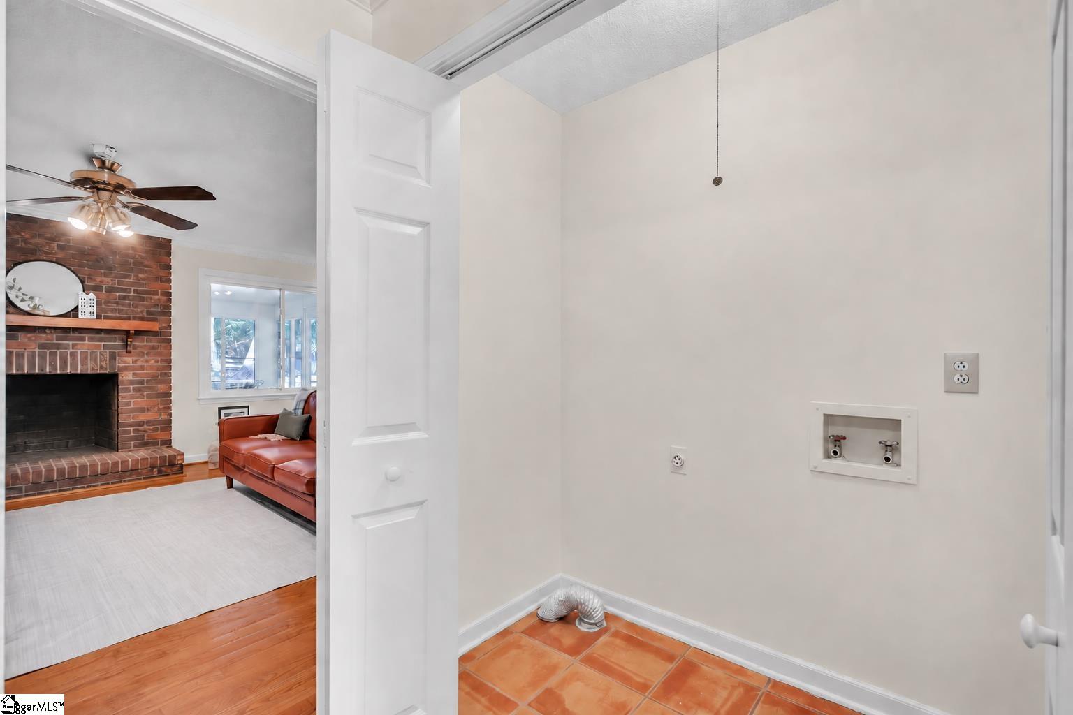 1001 Ikes Road Property Photo 8