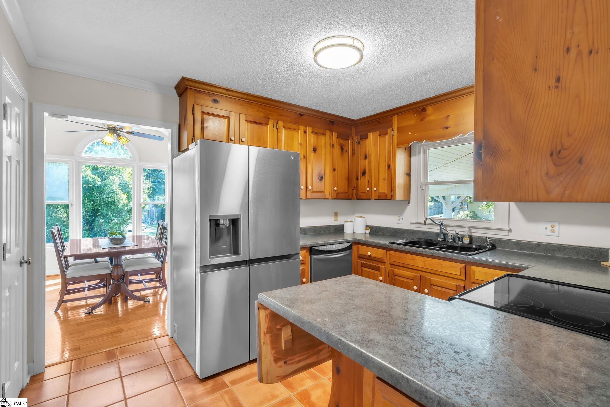 1001 Ikes Road Property Photo 9