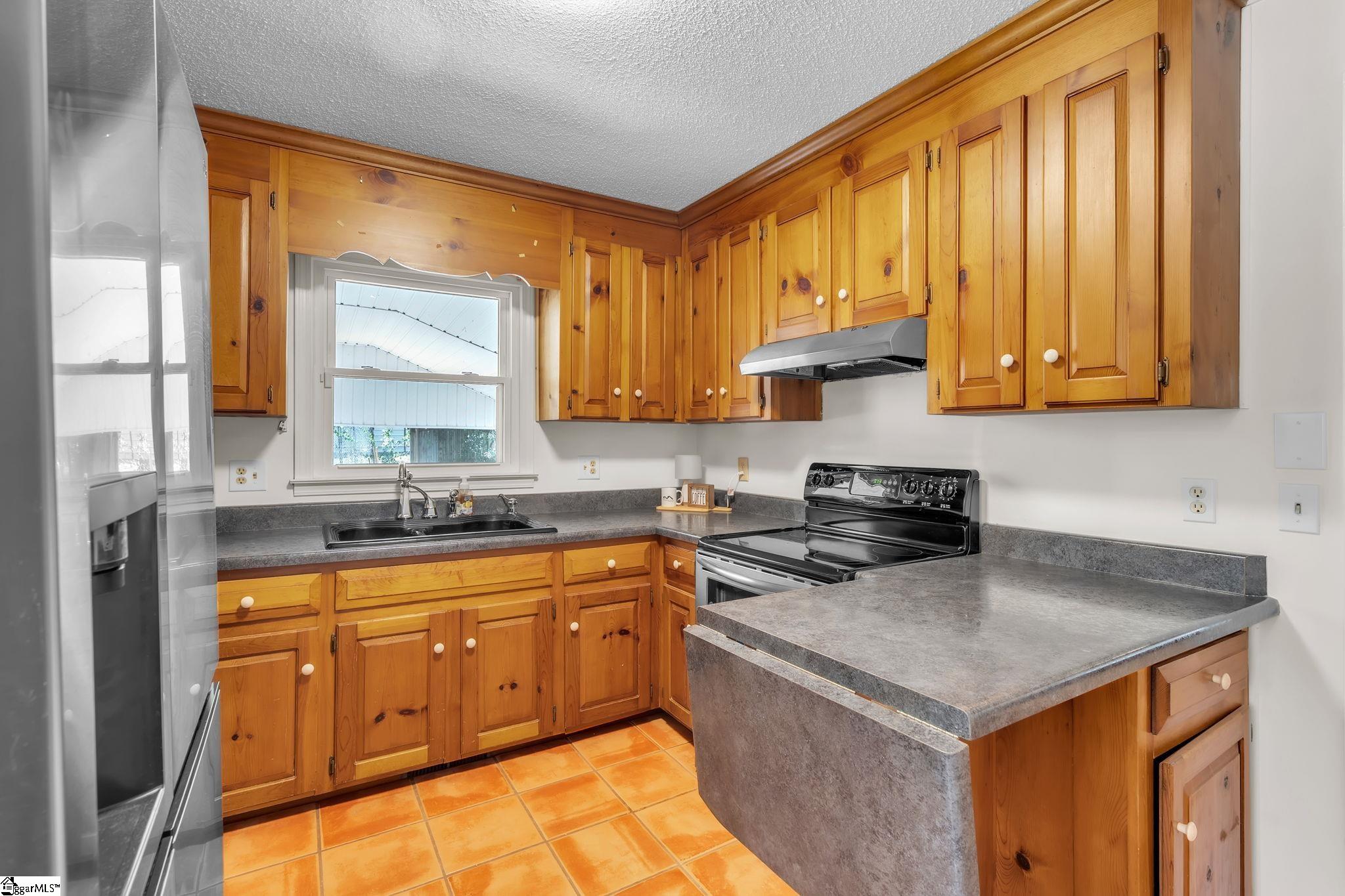 1001 Ikes Road Property Photo 10