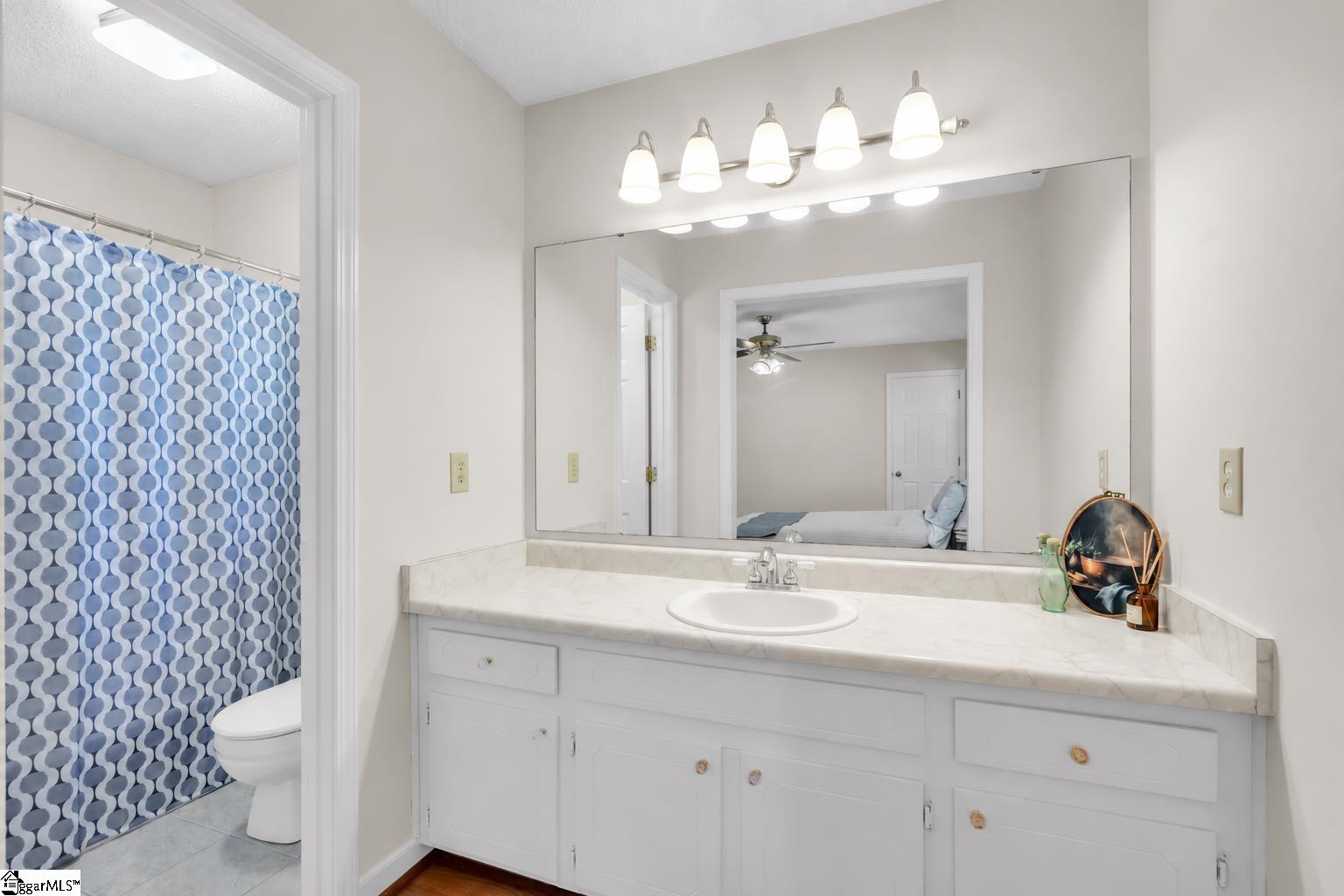 1001 Ikes Road Property Photo 15
