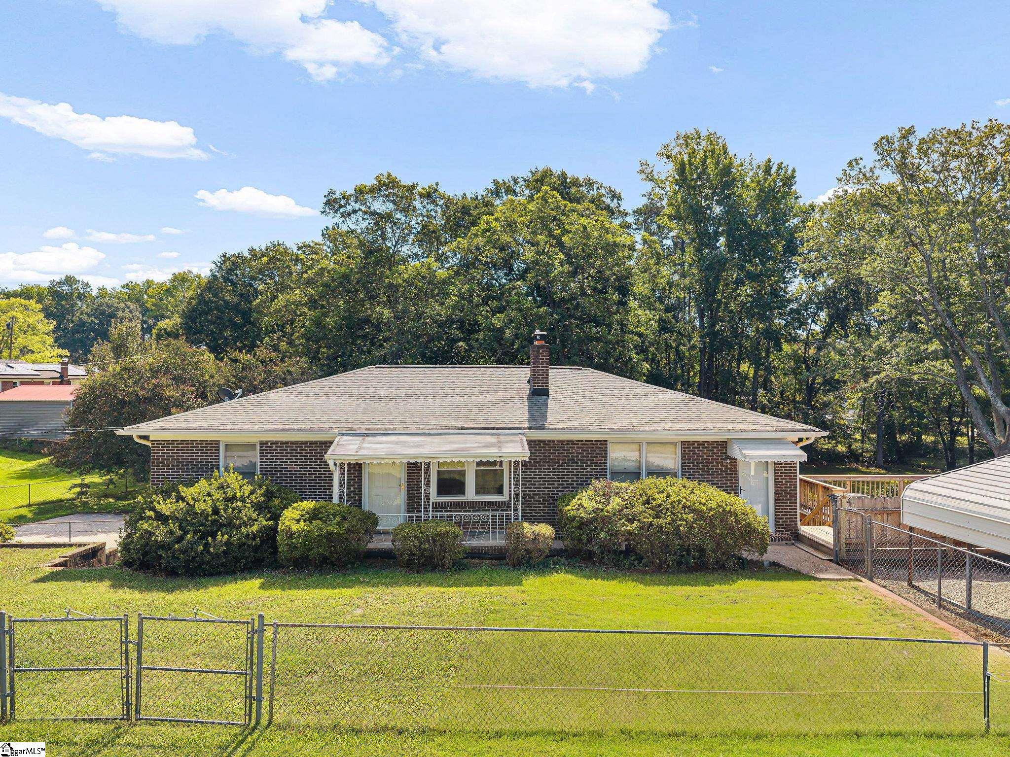 105 Salem Court Property Photo 1