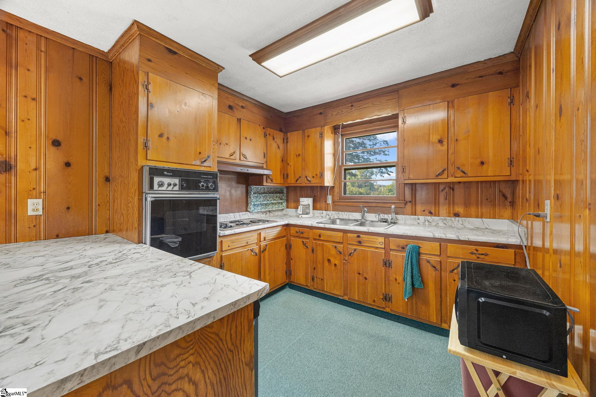 105 Salem Court Property Photo 6