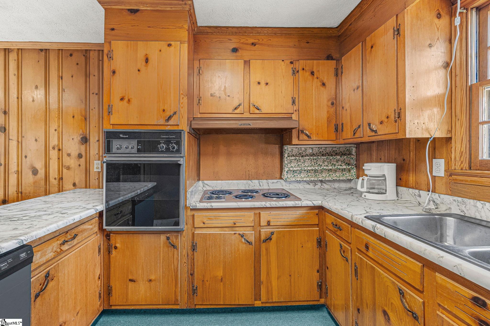 105 Salem Court Property Photo 7