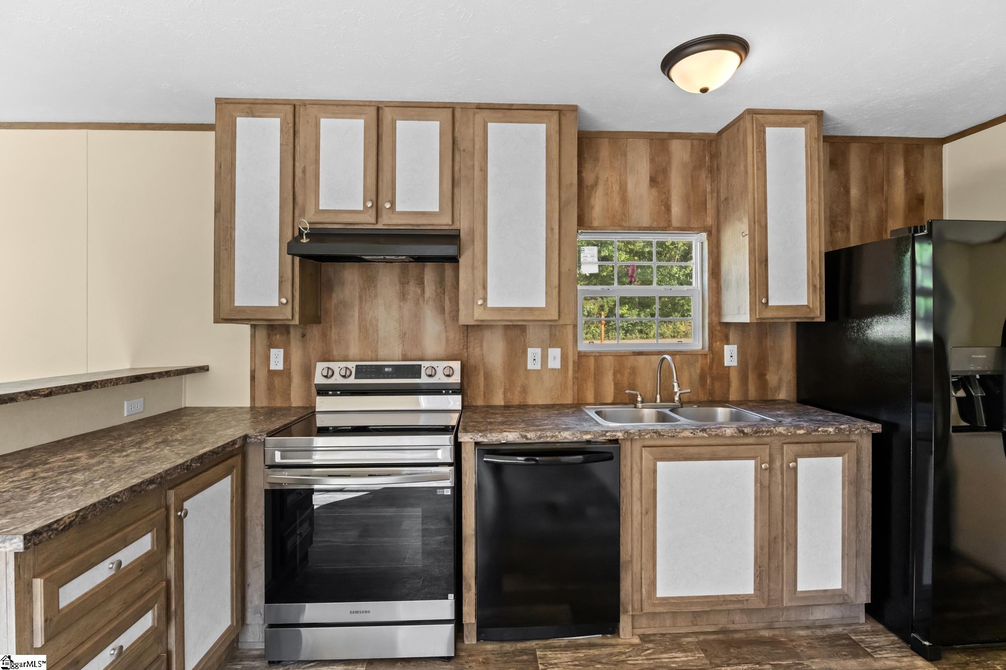 227 Saw Mill Road Property Photo 6
