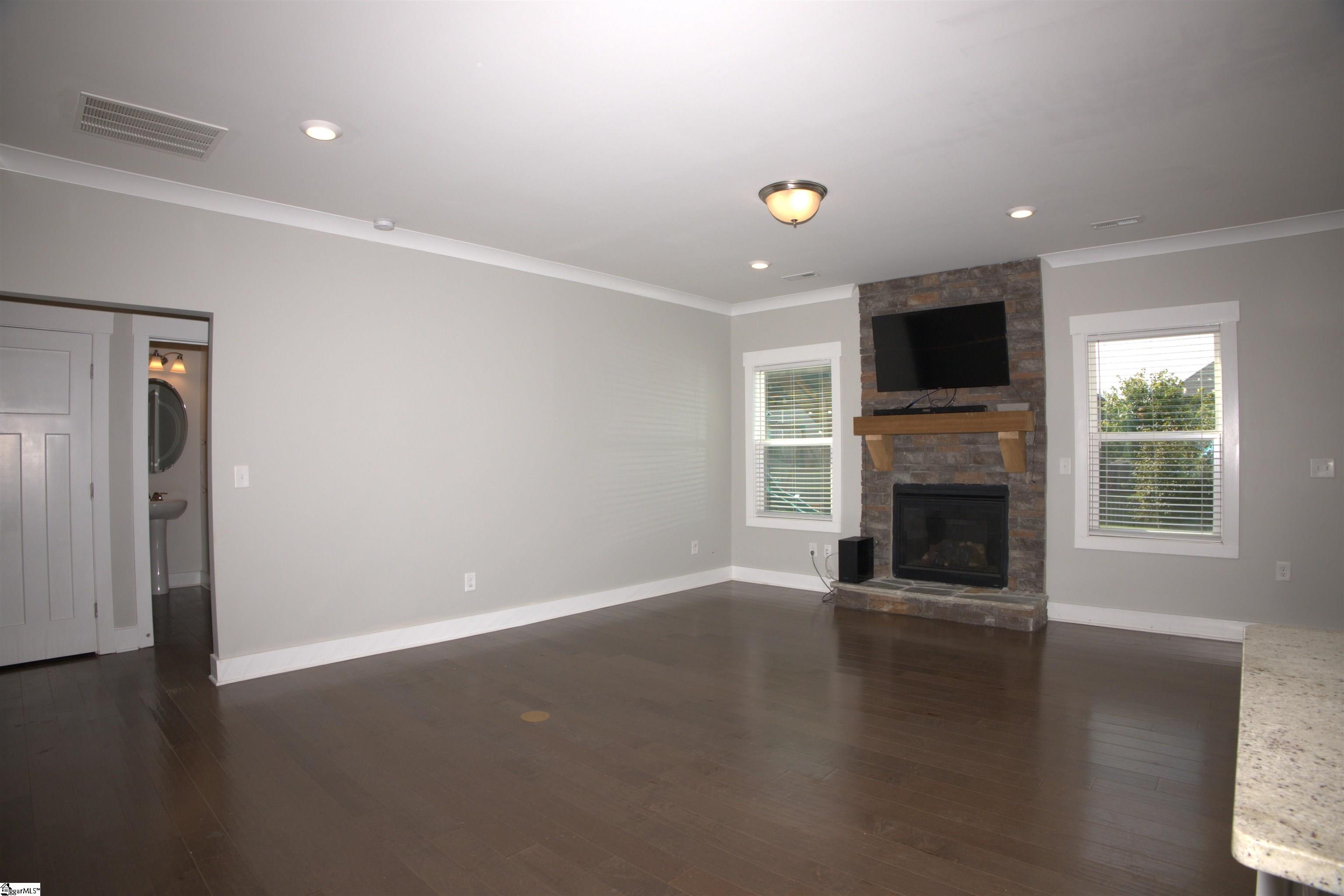 719 Ashdale Way Property Photo 8