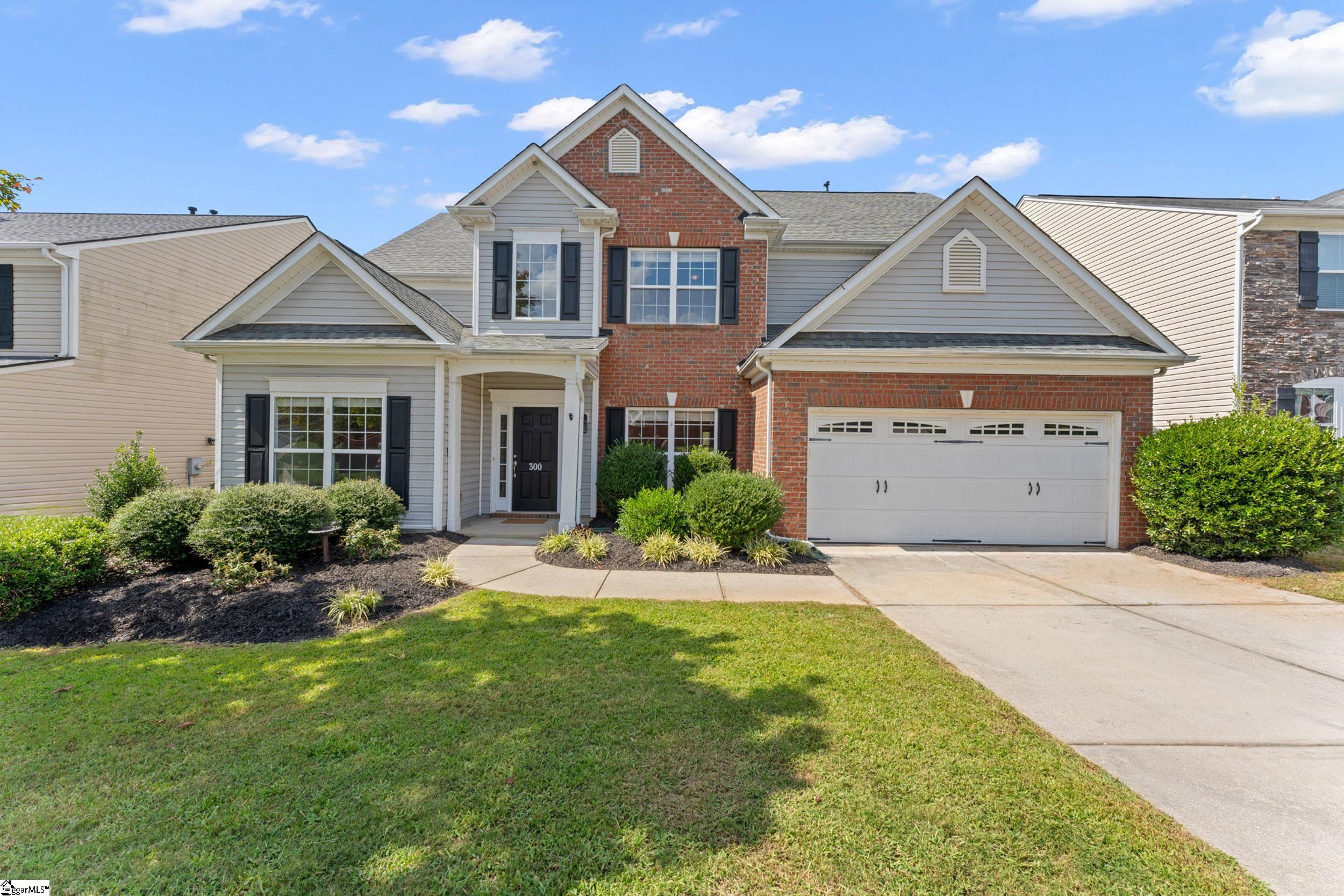 300 Roanoke Way Property Photo 1
