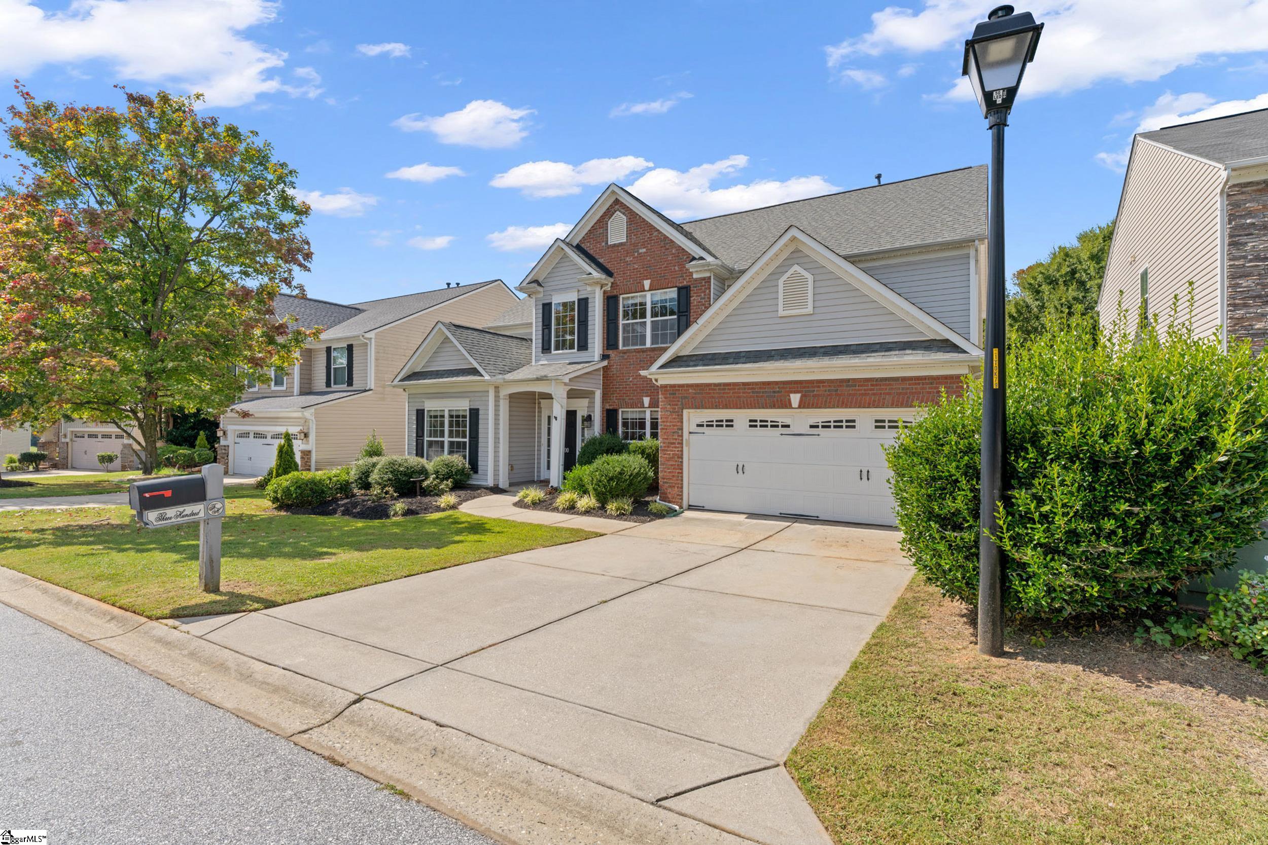300 Roanoke Way Property Photo 2