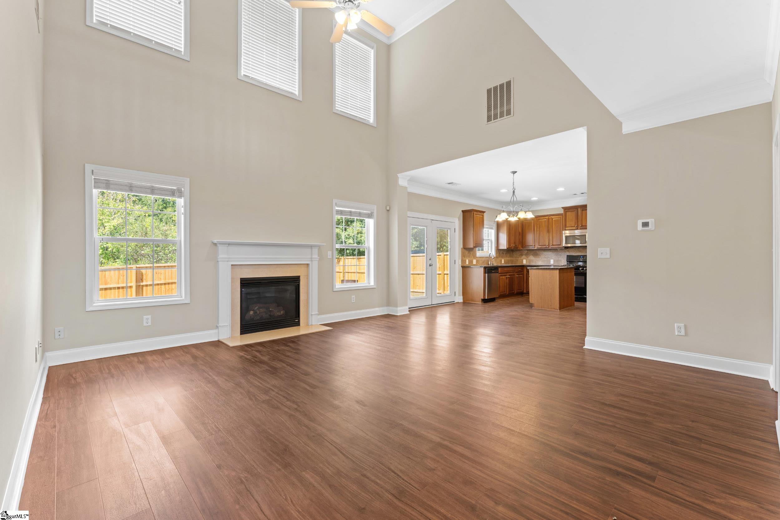 300 Roanoke Way Property Photo 8