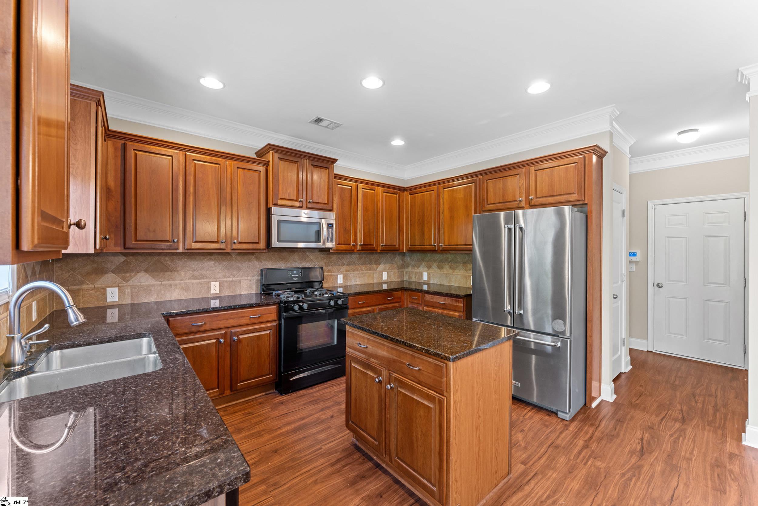 300 Roanoke Way Property Photo 13