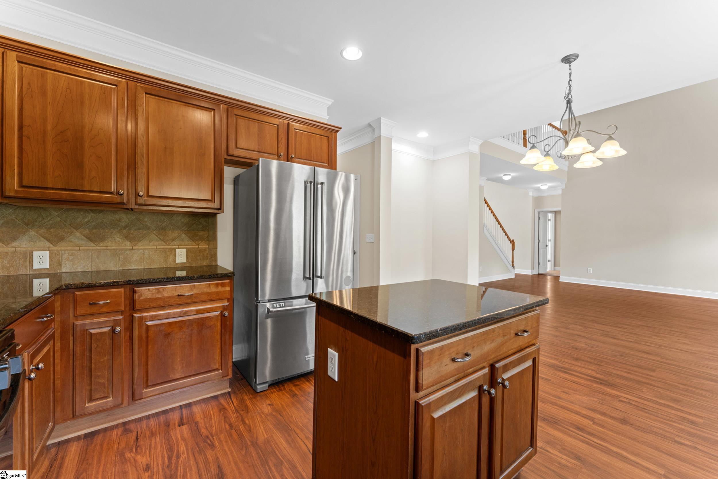 300 Roanoke Way Property Photo 14