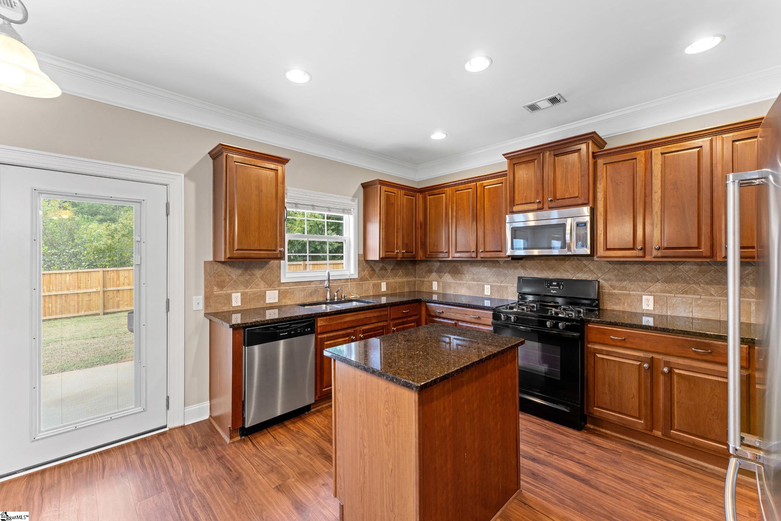 300 Roanoke Way Property Photo 15
