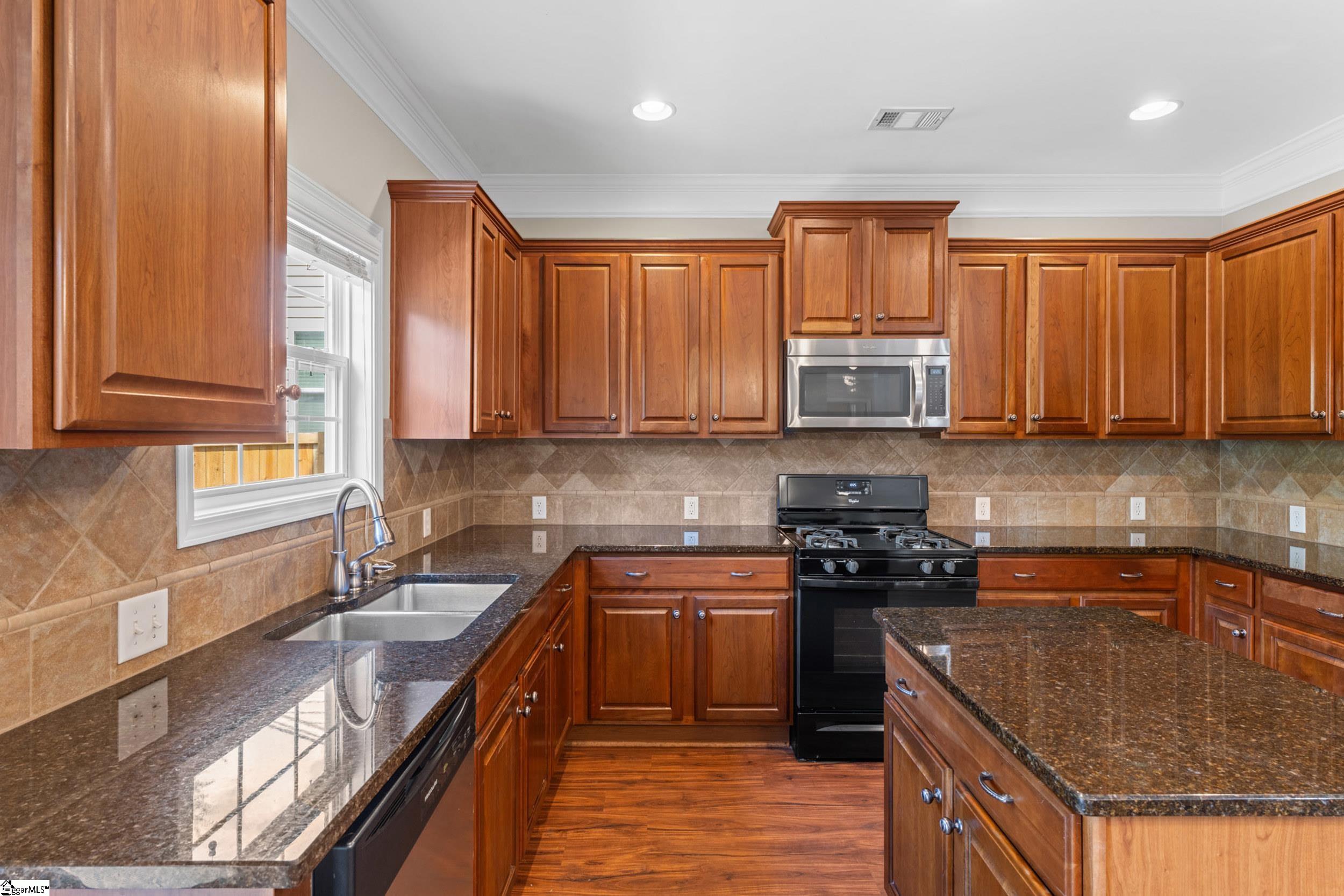 300 Roanoke Way Property Photo 16