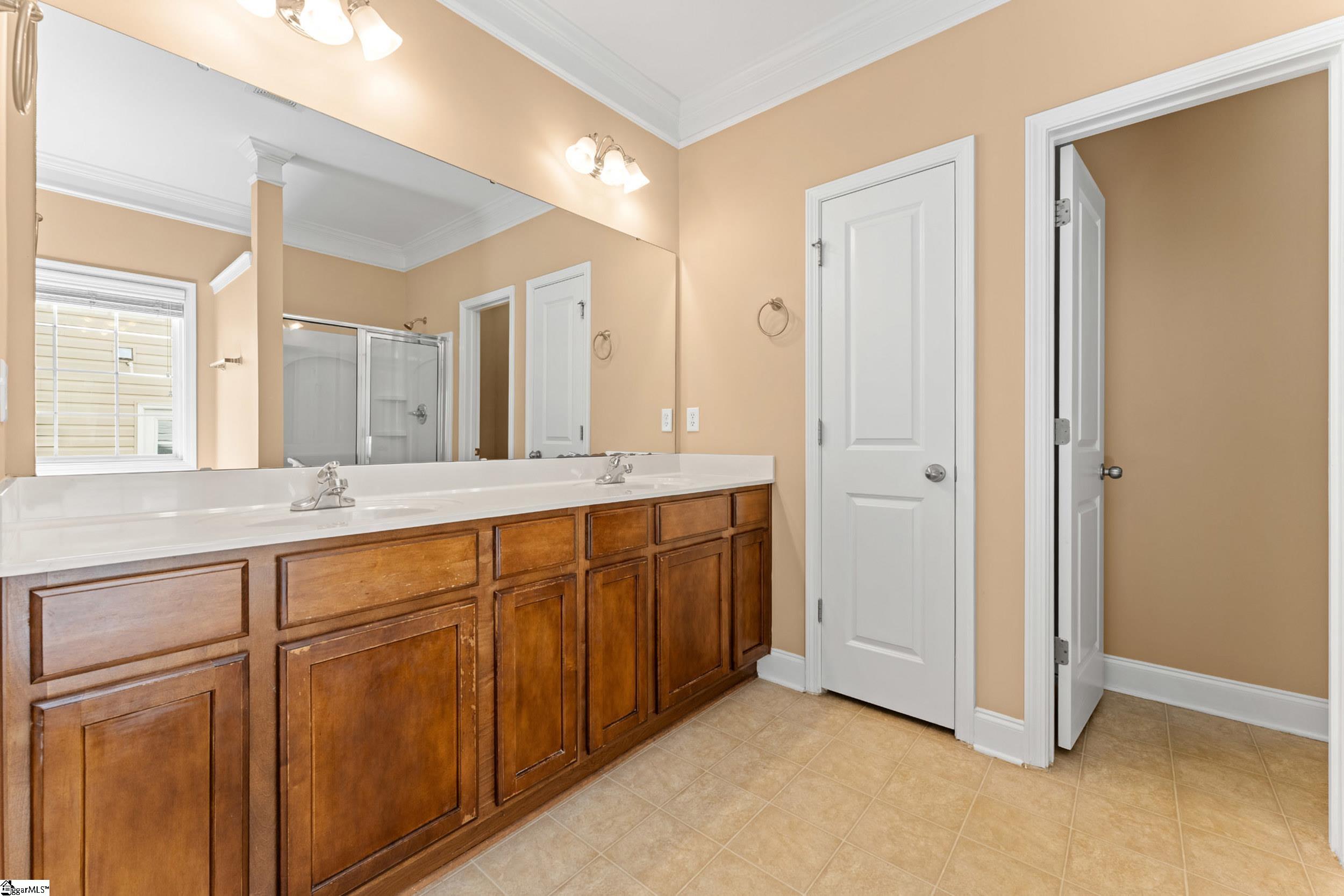 300 Roanoke Way Property Photo 23