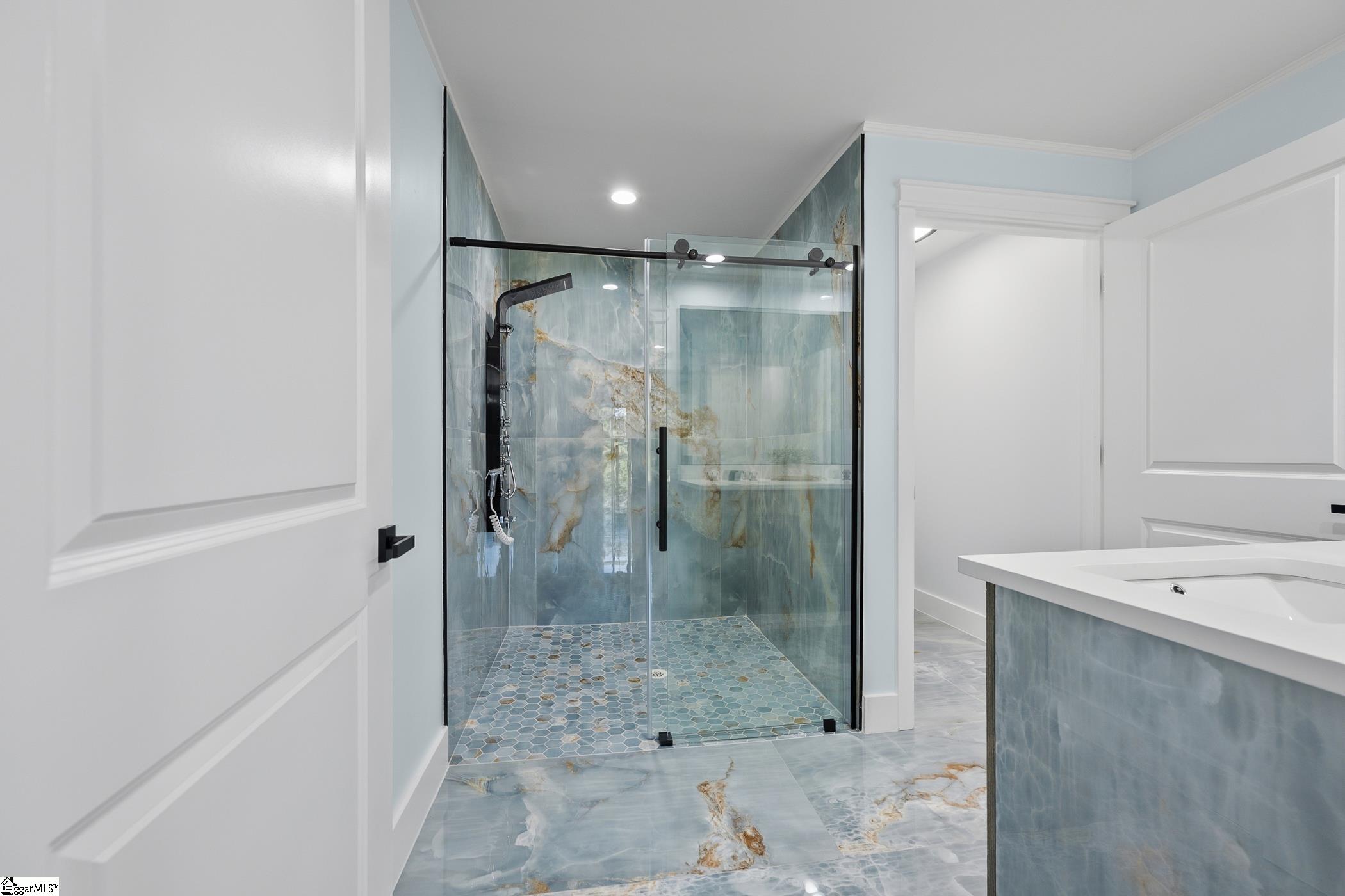 305 Waters Road Property Photo 22