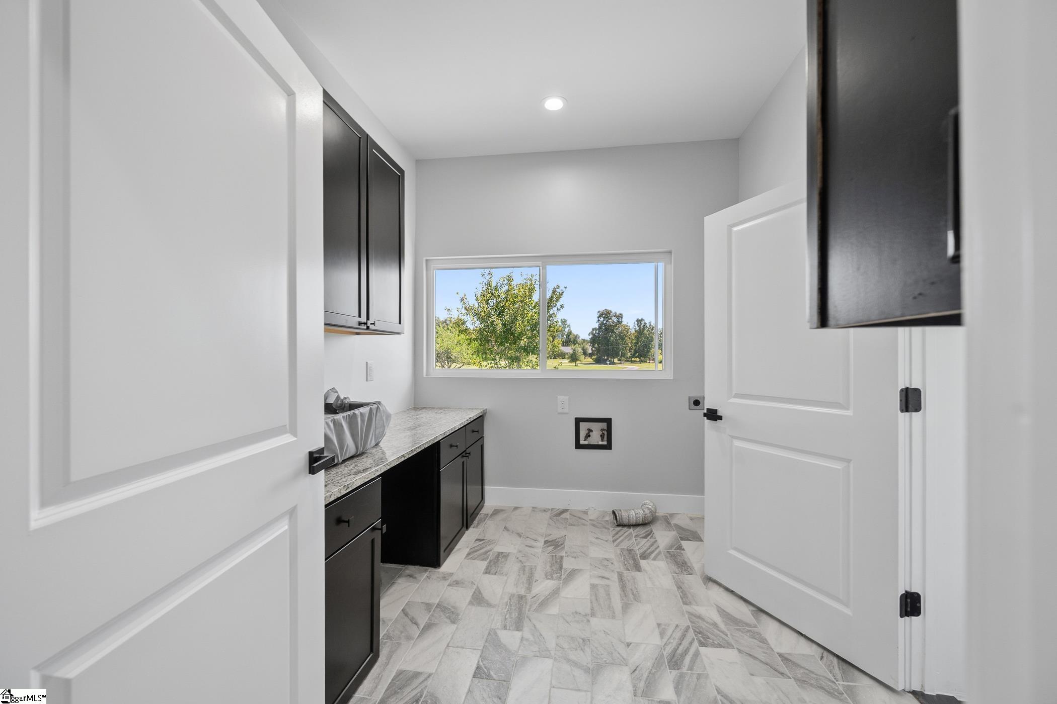 305 Waters Road Property Photo 30