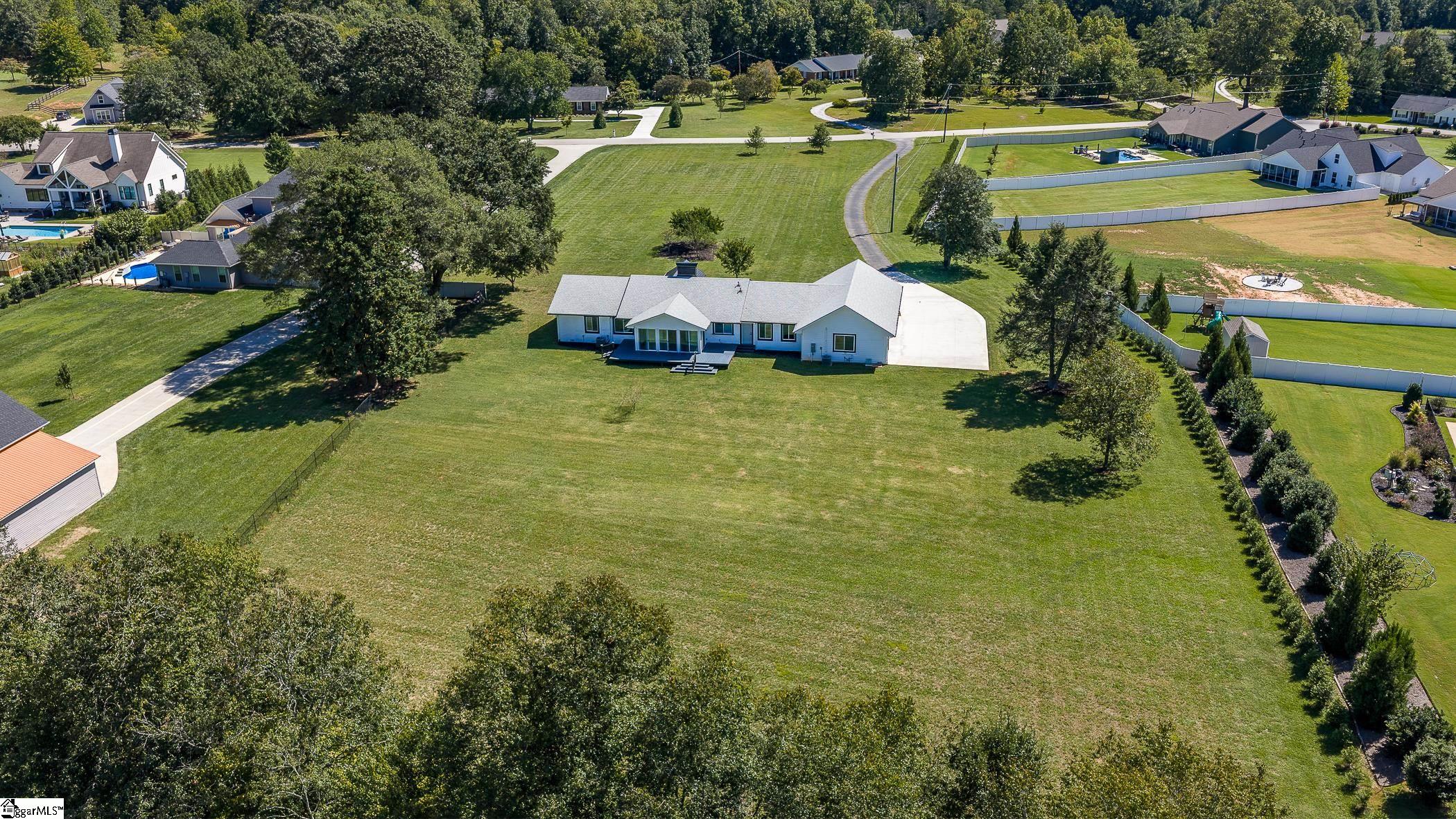 305 Waters Road Property Photo 44