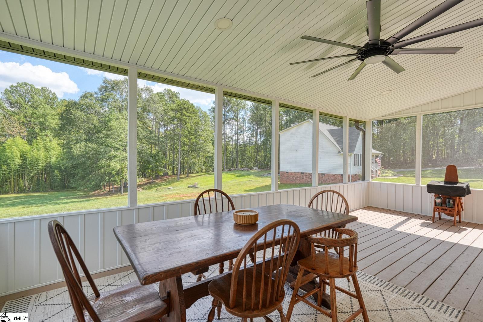 406 Creekside Drive Property Photo 11