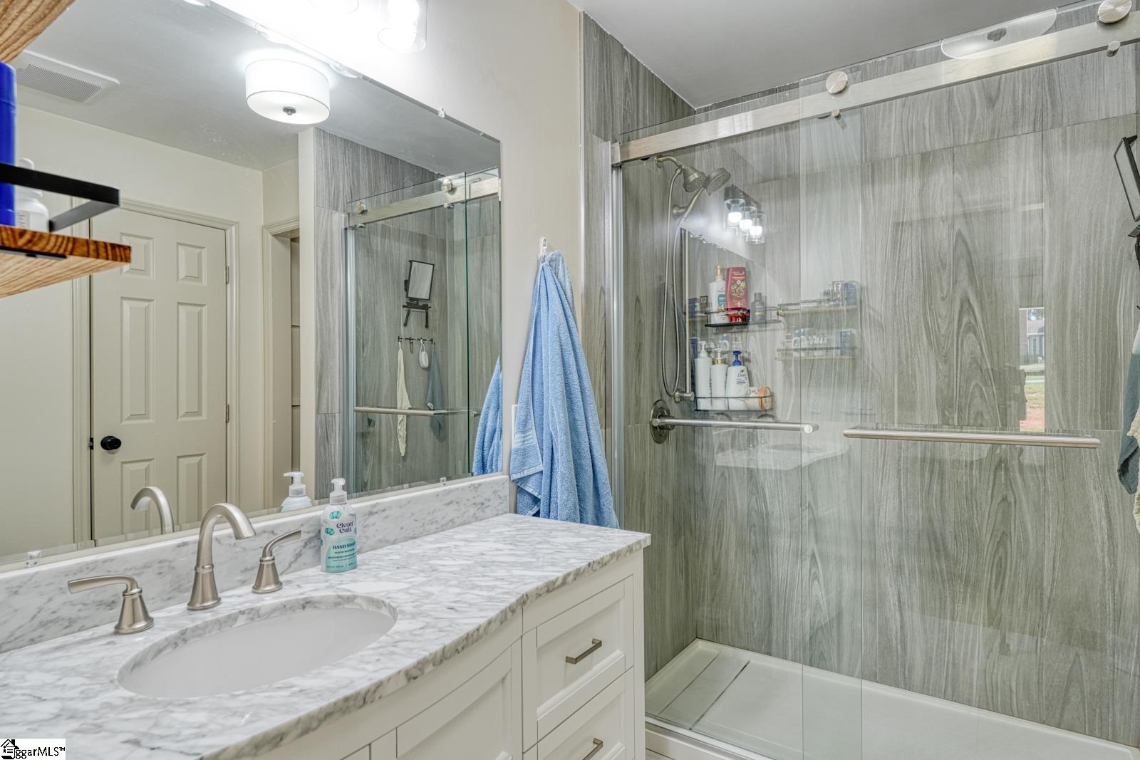 406 Creekside Drive Property Photo 15