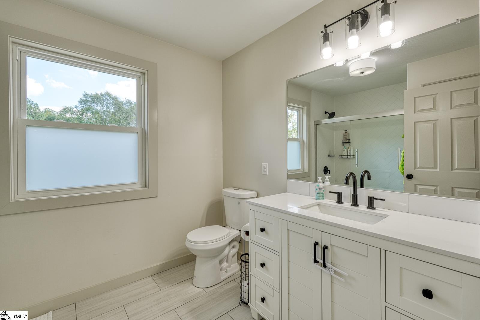 406 Creekside Drive Property Photo 17