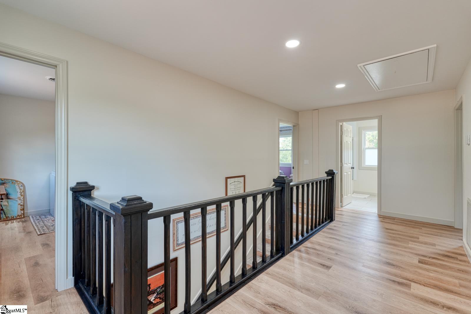 406 Creekside Drive Property Photo 23
