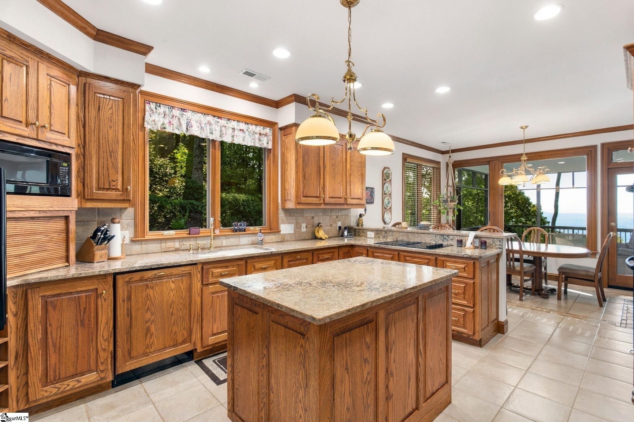 508 Mountain Summit Road Property Photo 8