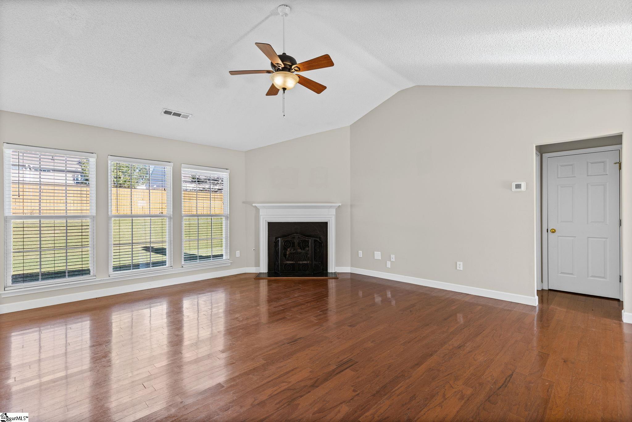 203 Woolridge Way Property Photo 8