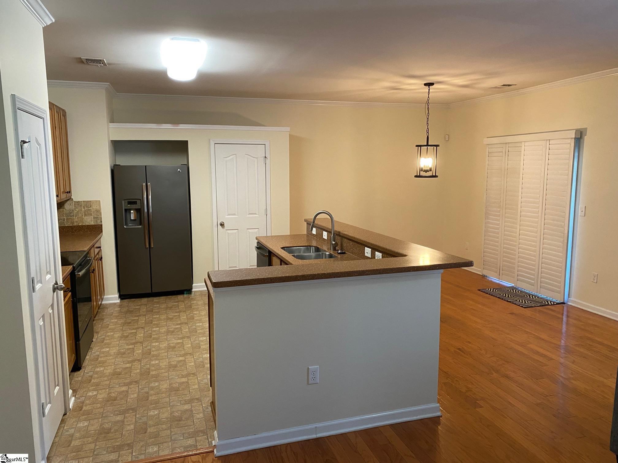 206 Knoll Ridge Drive Property Photo 11