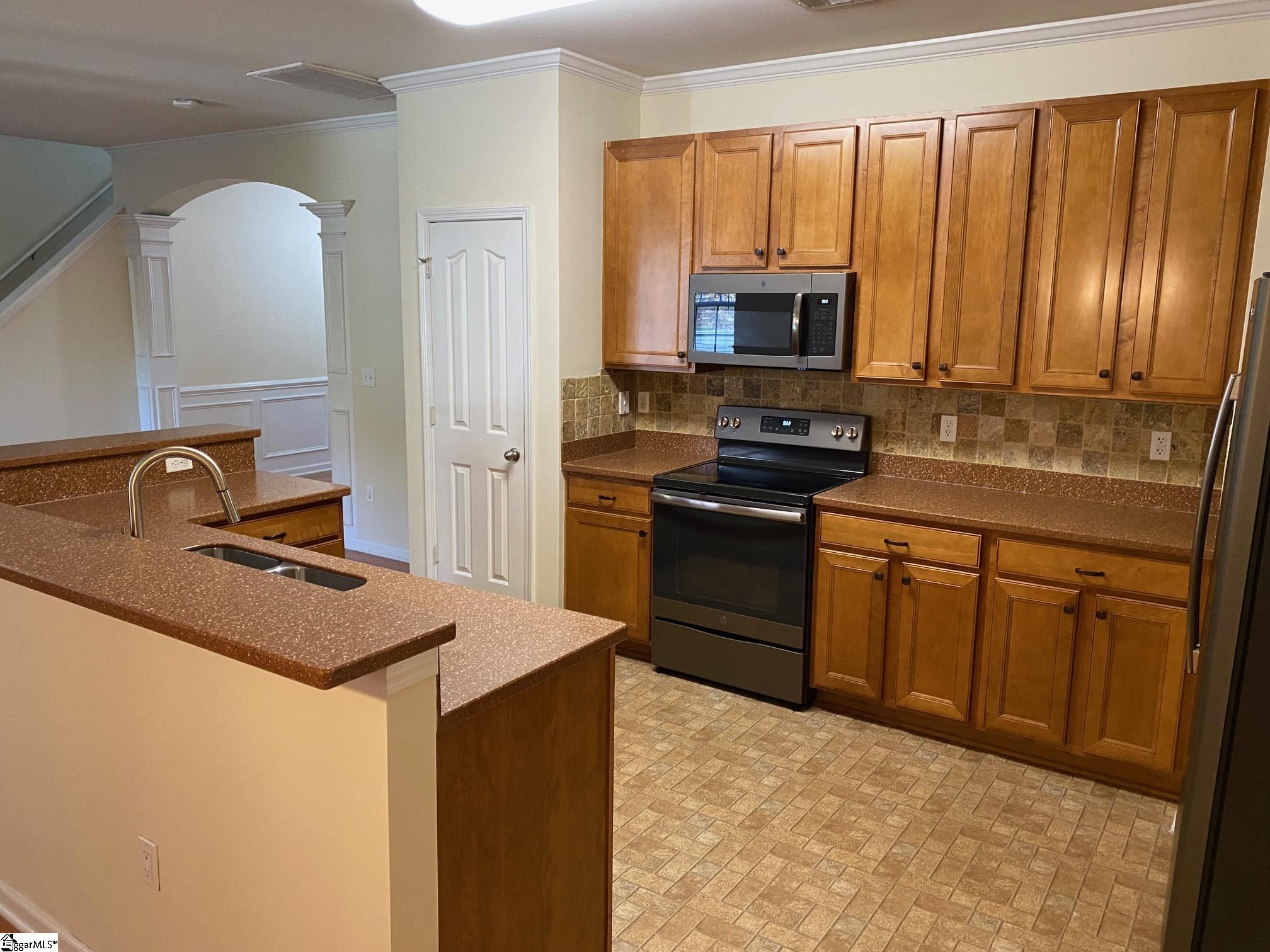 206 Knoll Ridge Drive Property Photo 12